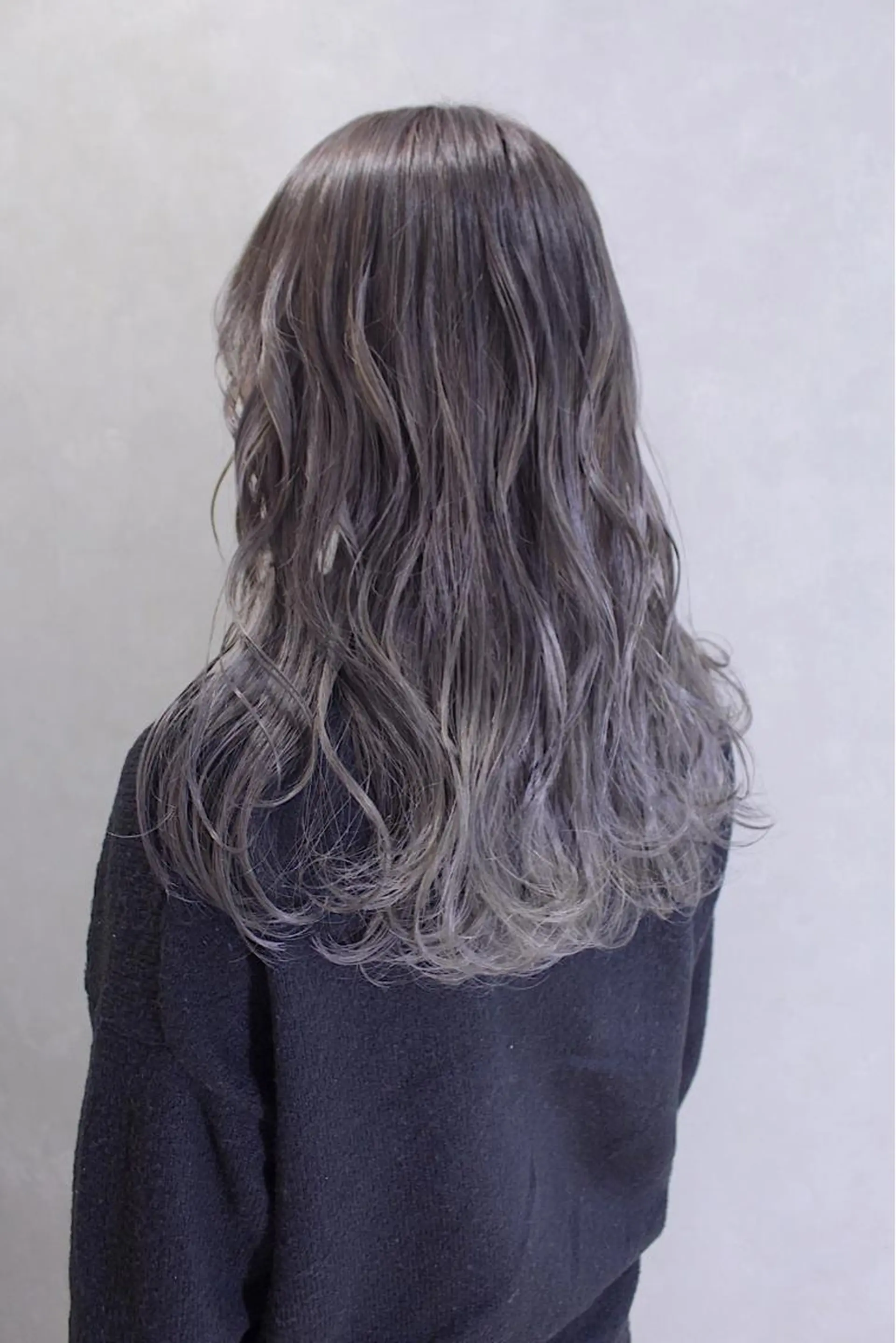 セミロング カラー ヘアアレンジ シルバー ヘアカラー トリートメント lani 天神大名/ブリーチのヘアスタイル