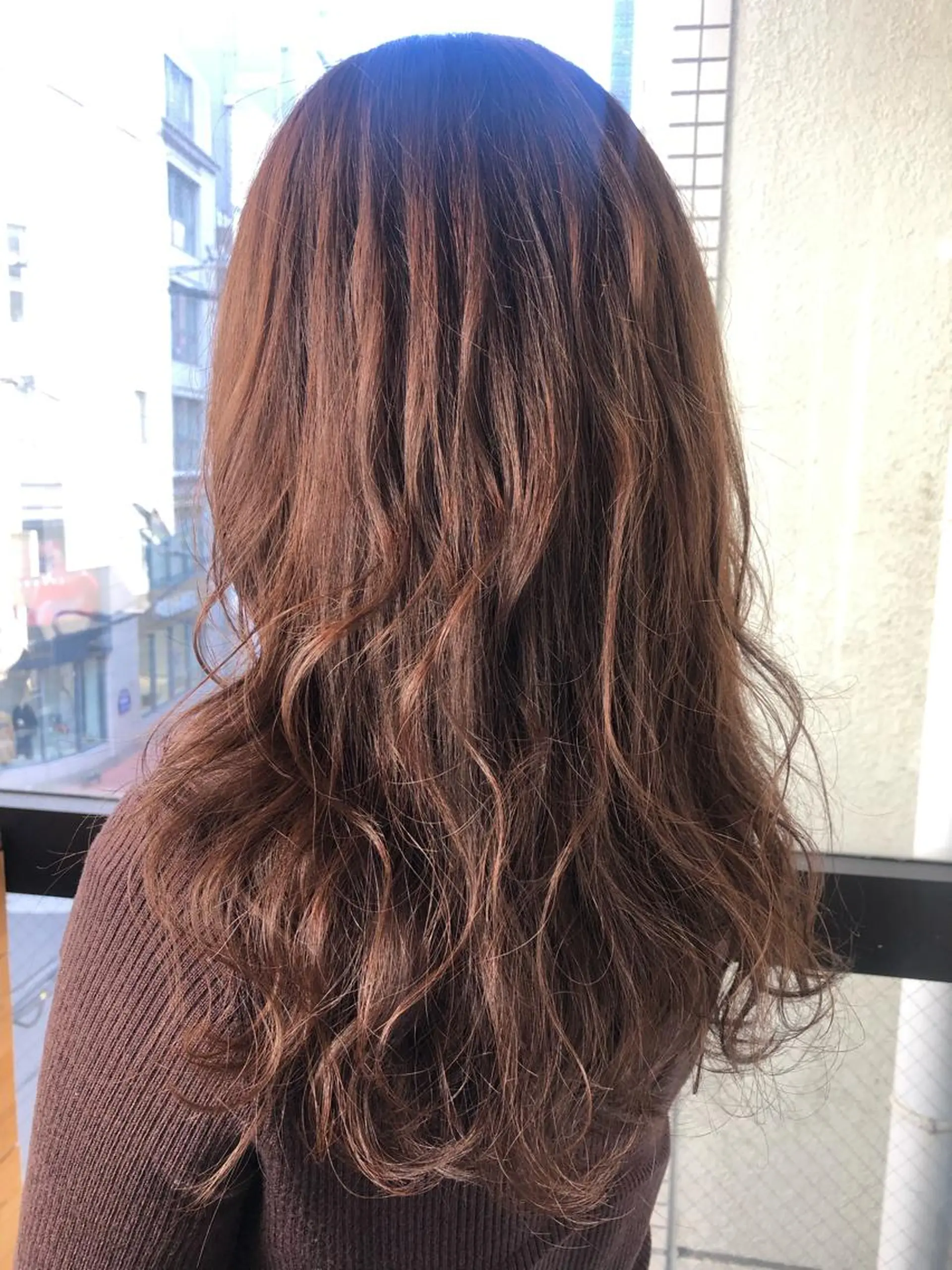 セミロング カラー 髪質改善＆ブリーチ 伊勢　祐一郎のヘアスタイル