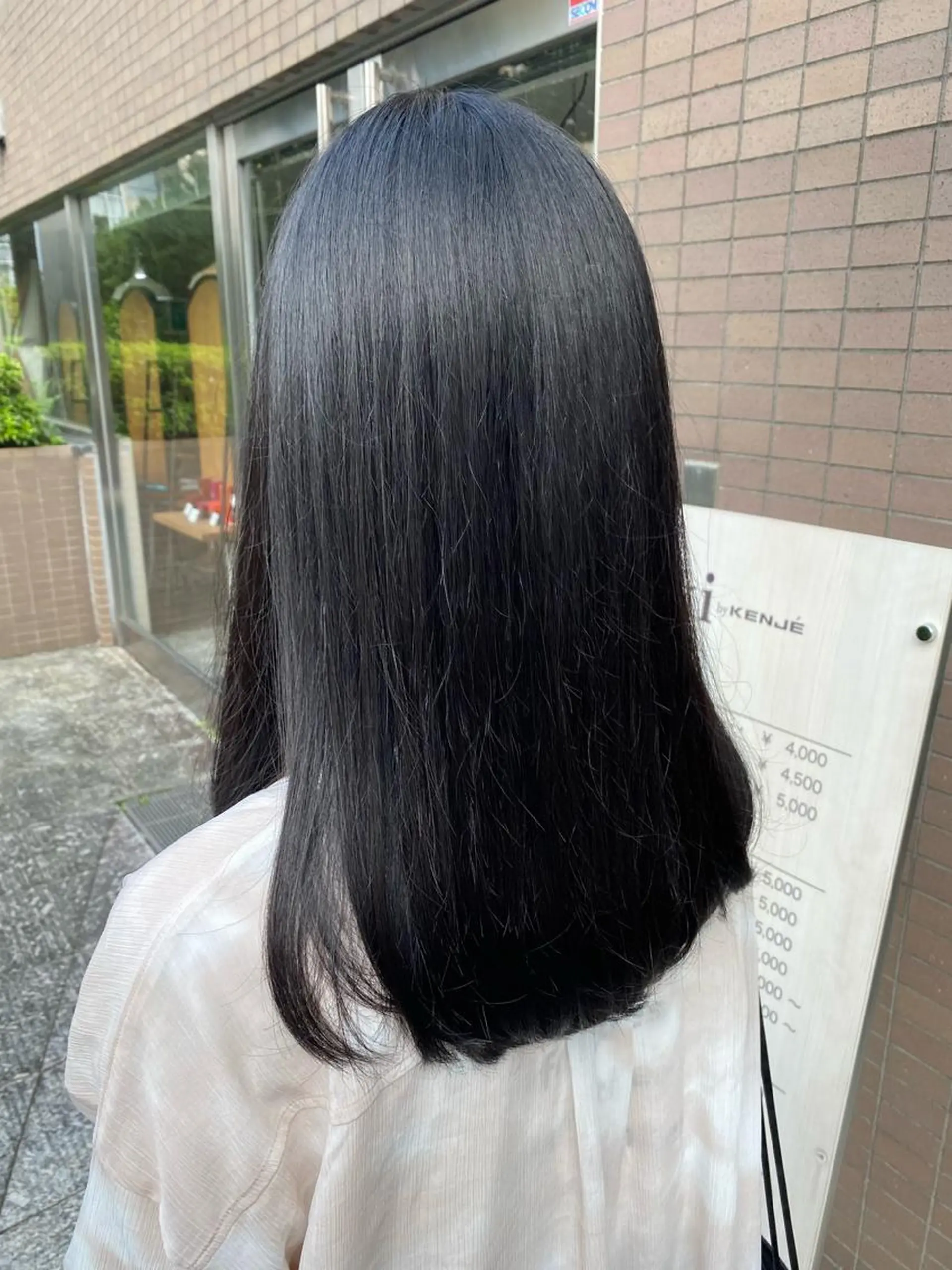 ミディアム ELEN 新百合ヶ丘のヘアスタイル