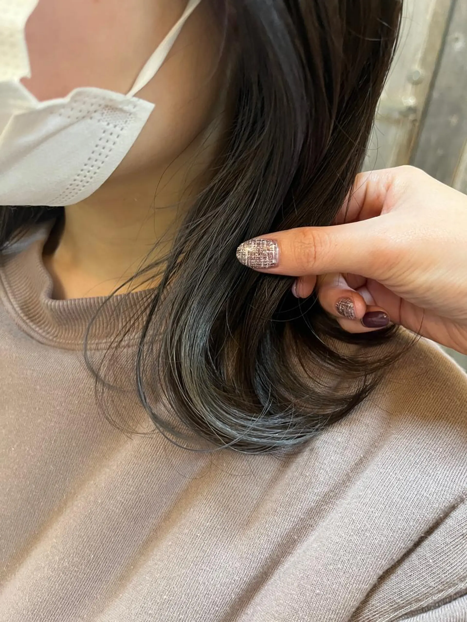 カラー 三品 早妃のヘアスタイル