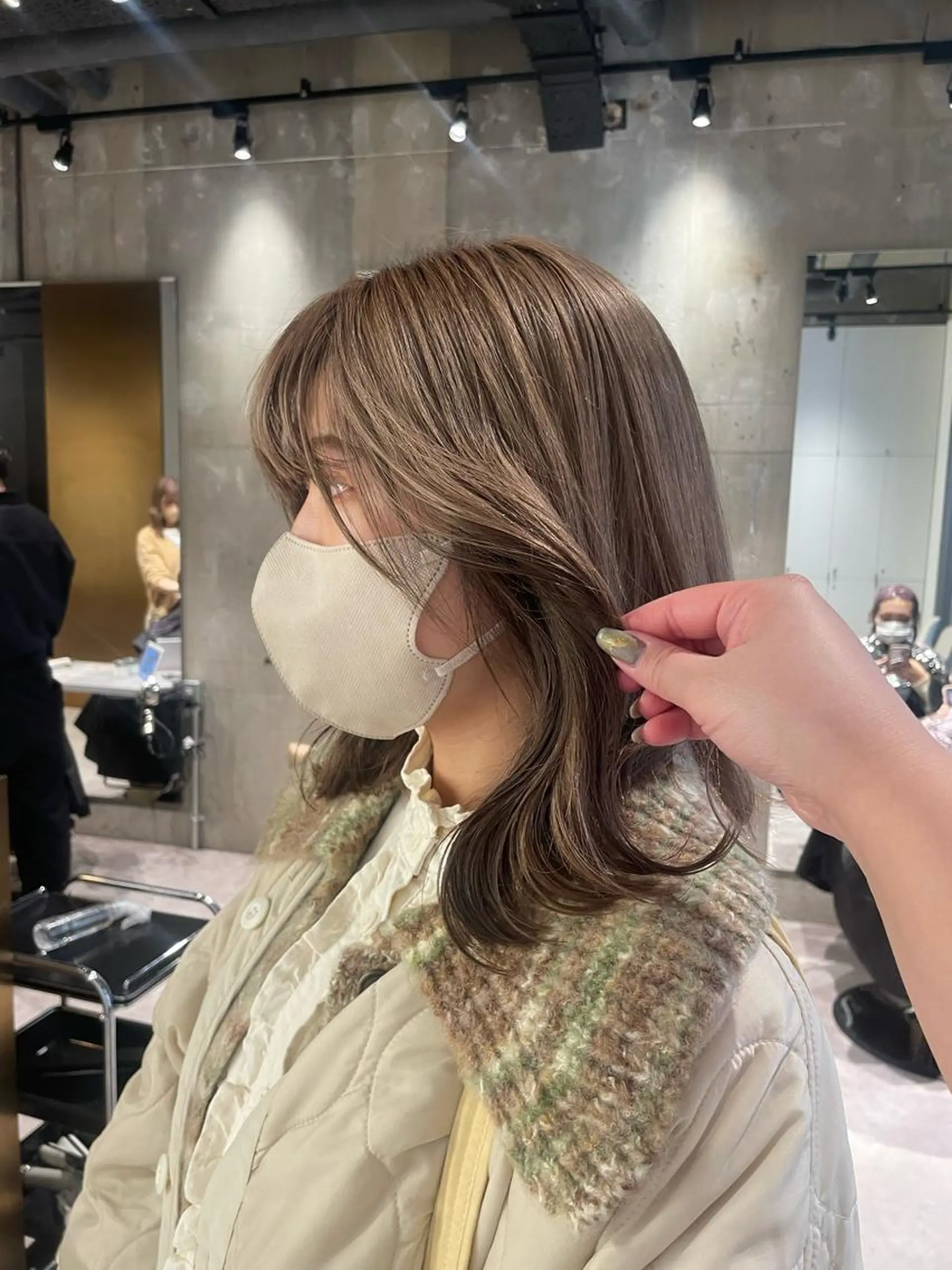 セミロング カラー 美髪矯正/ハイトーン 🪸🩰ヒナコのヘアスタイル