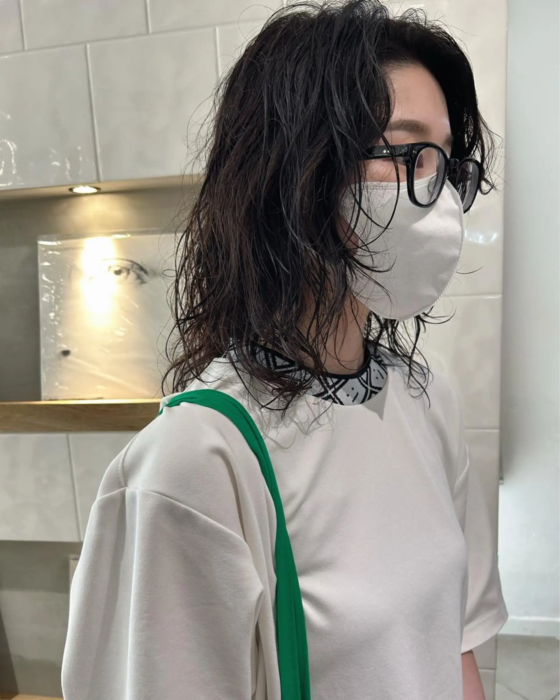 ミディアム パーマ ミディアムパーマ レイヤーカット カット パーマ トリートメント Loom.所属・村上雅人 ナチュラルモードのヘアスタイル