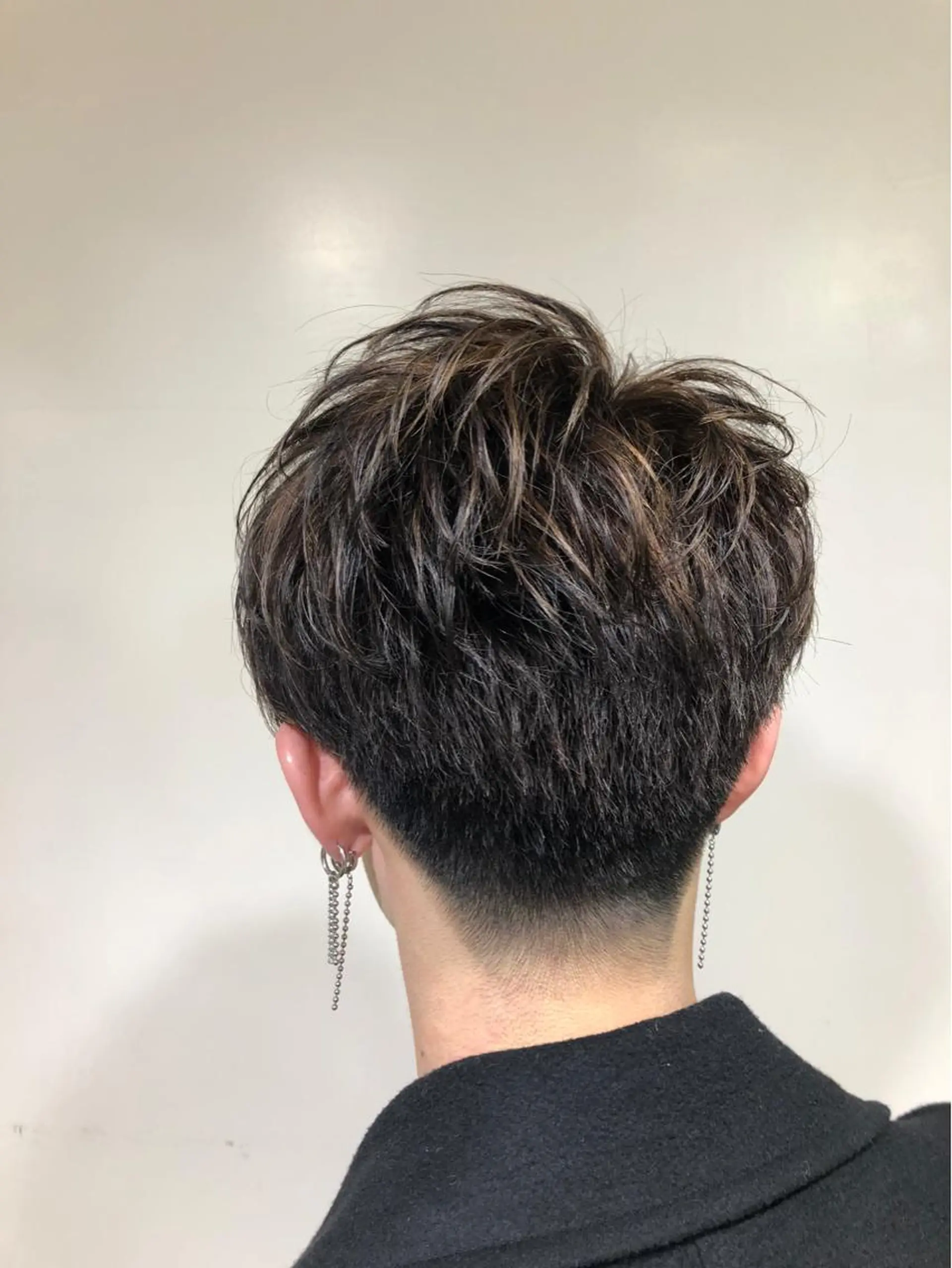 ショート カラー パーマ メンズ マッシュ 刈り上げ ショートヘア 千葉 洋平のヘアスタイル