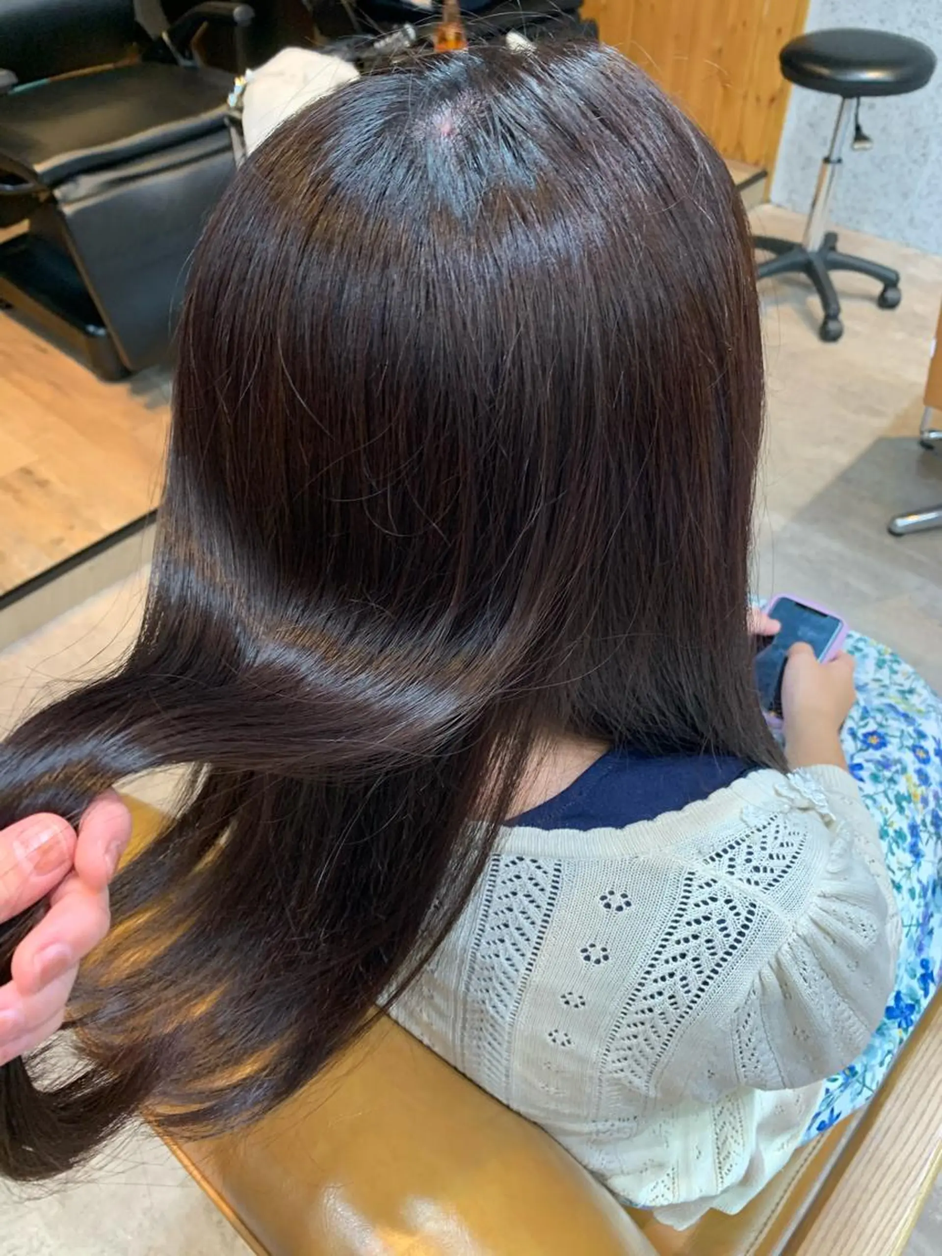 ロング カラー トリートメント eyesburg W/est所属・ショートボブ 村上のヘアスタイル