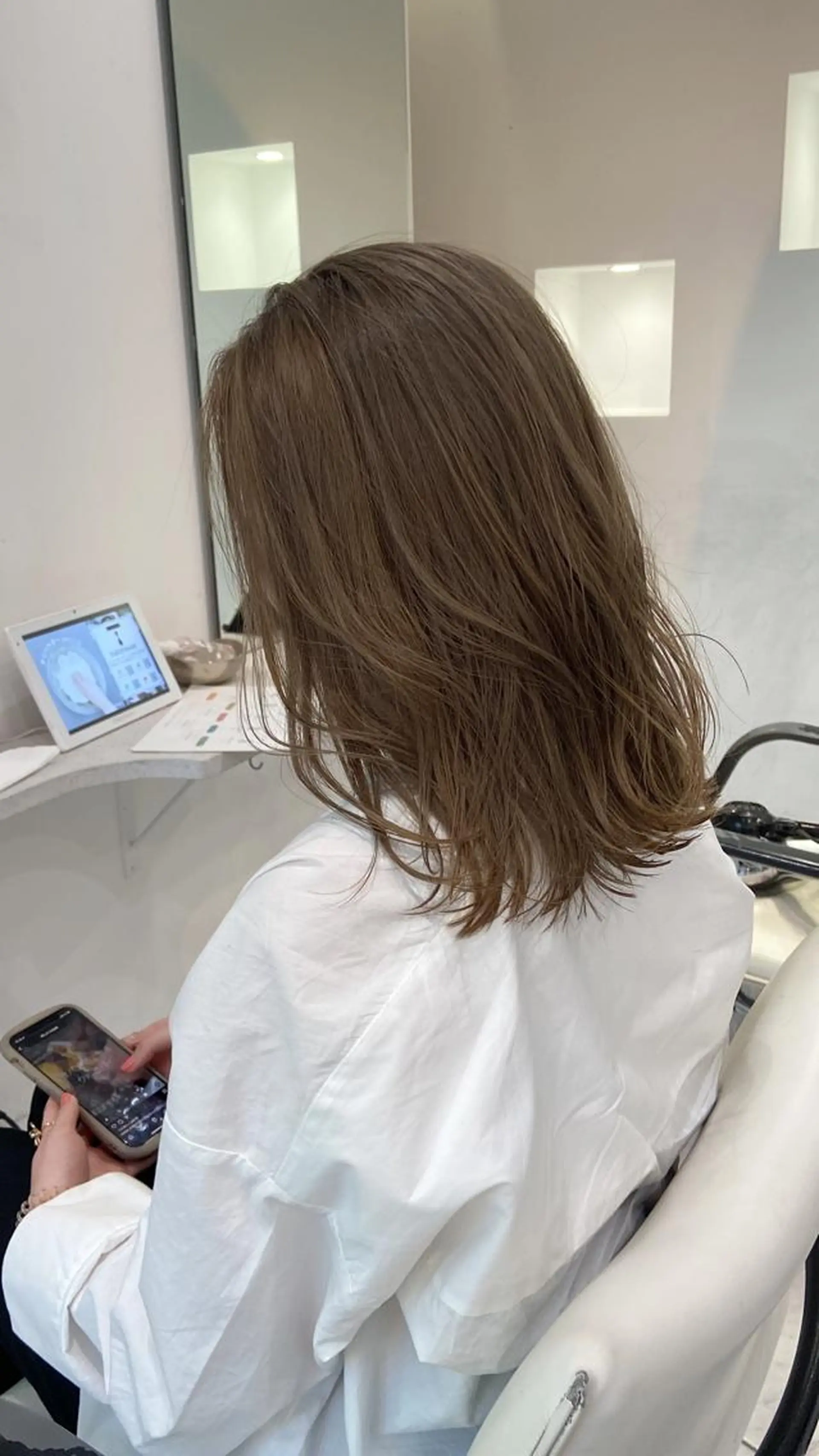 カラー ブリーチ グレージュ 透明感カラー／メンズ 特化kazumaのヘアスタイル
