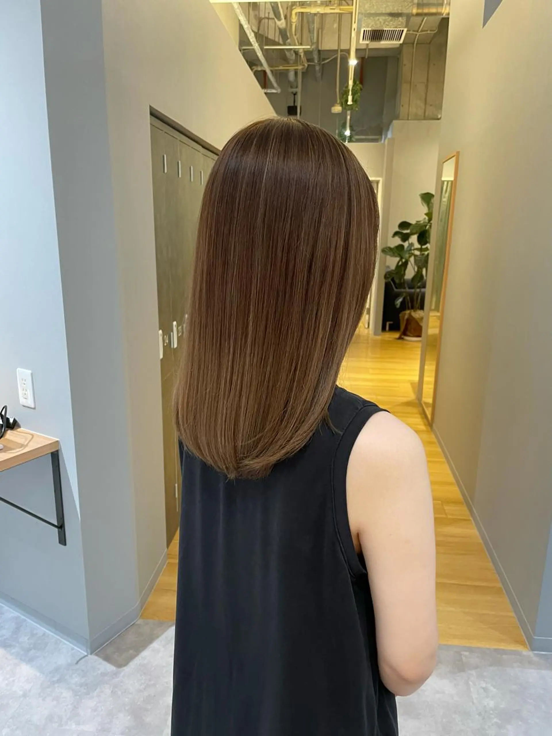 セミロング カラー Defi梅田 岡 宗杜のヘアスタイル