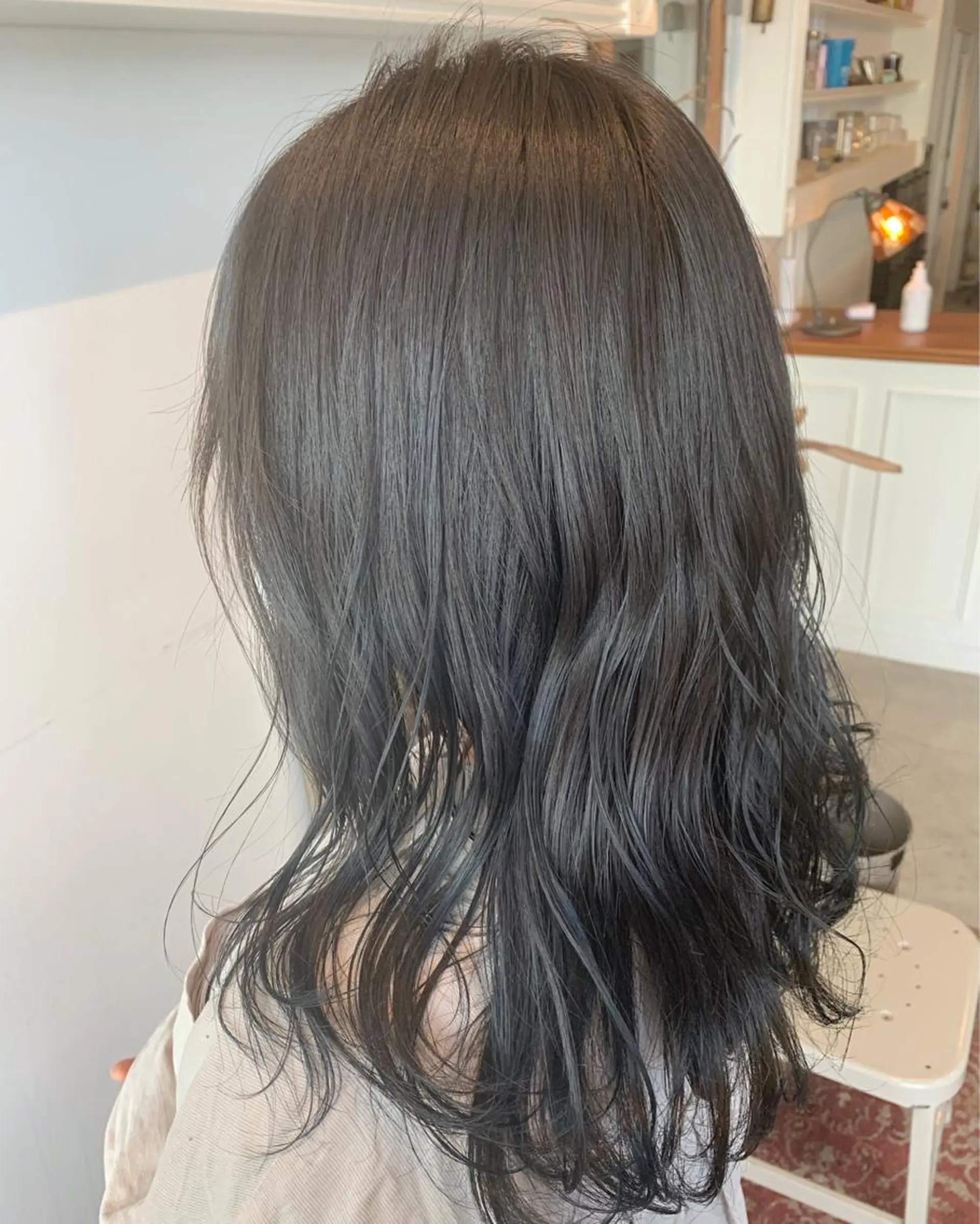 ロング カラー ヘアアレンジ グレージュ ネイビーカラー ヘアカラー トリートメント 山崎 澪のヘアスタイル