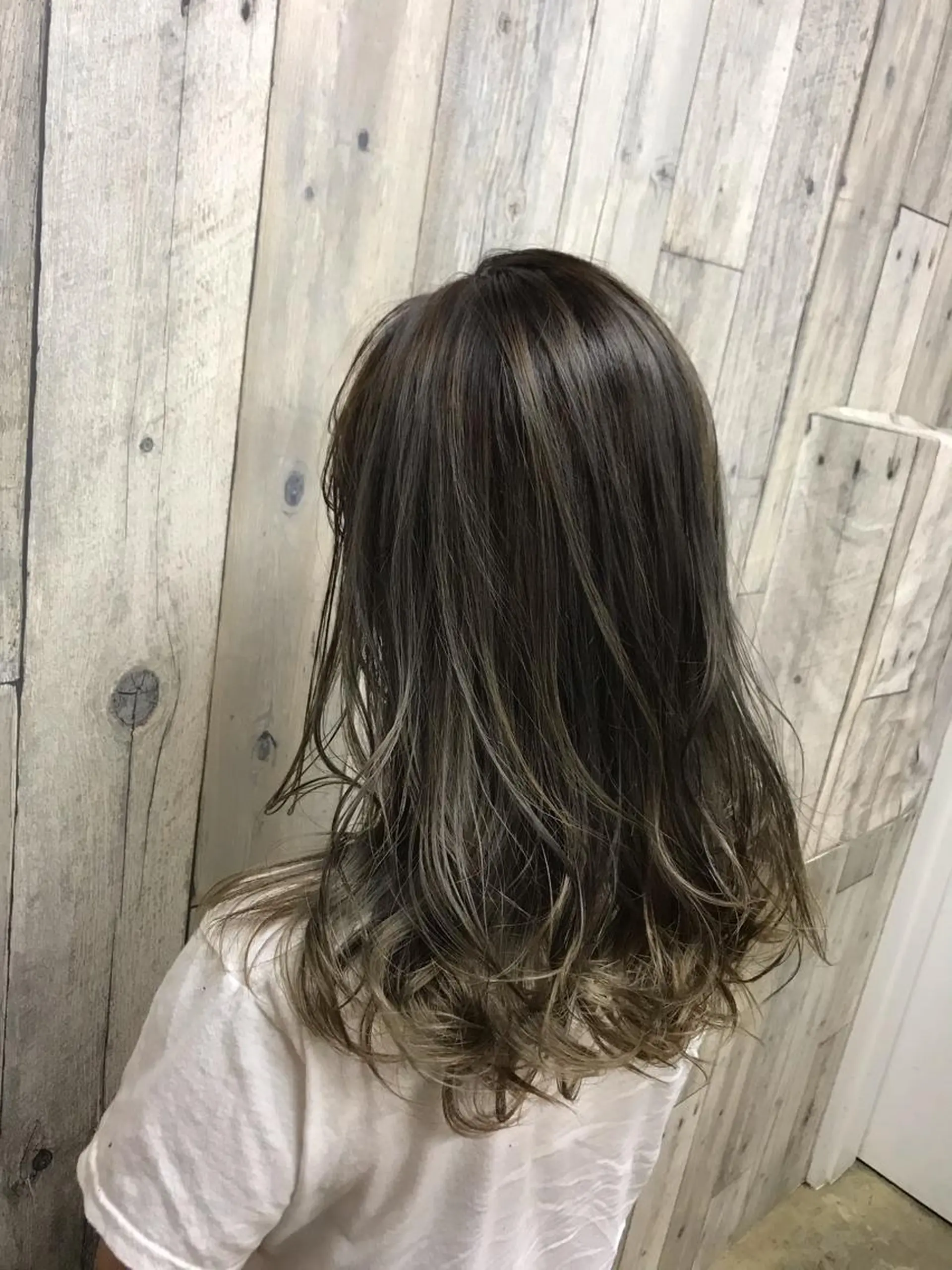 セミロング カラー パーマ ヘアアレンジ メンズ キッズ グラデーションカラー グレージュ Forest. -髪質改善-のヘアスタイル
