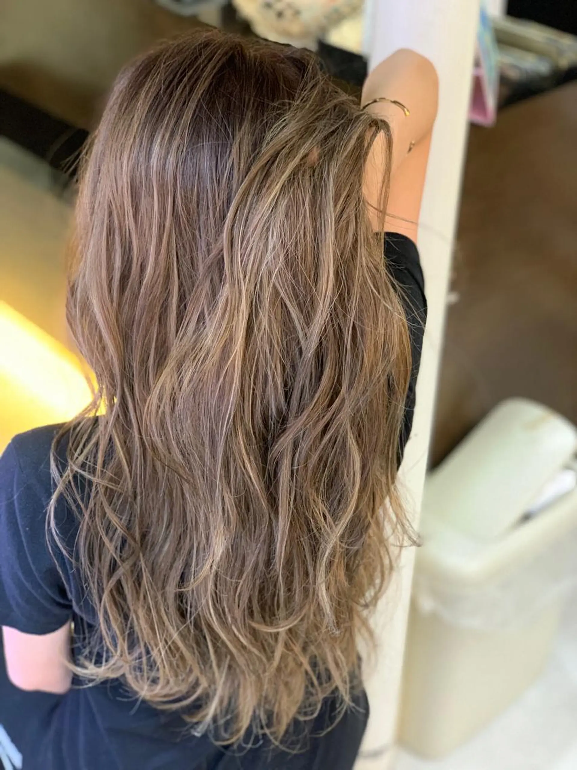 ロング カラー ベージュカラー ハイライトカラー ミルクティーベージュ ハイライト ヘアカラー トリートメント ✂️大門 巧✂️ LAFF難波店のヘアスタイル