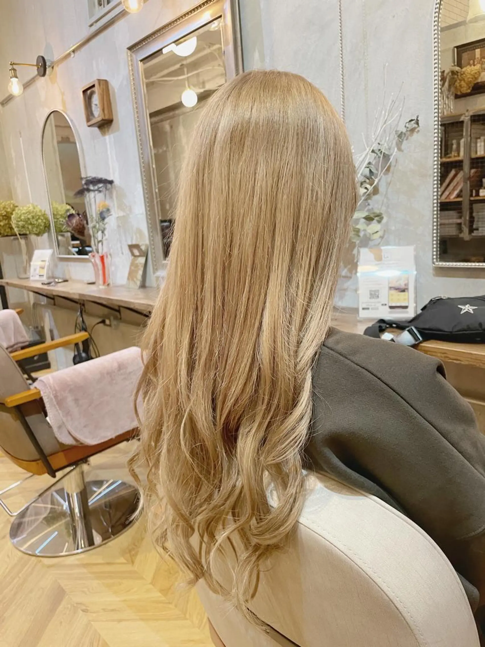 ロング カラー シールエクステ ミストバング ベージュカラー ブリーチ ダブルカラー カット ヘアカラー エクステ エクステ指名No.1 【店長】橘田のヘアスタイル