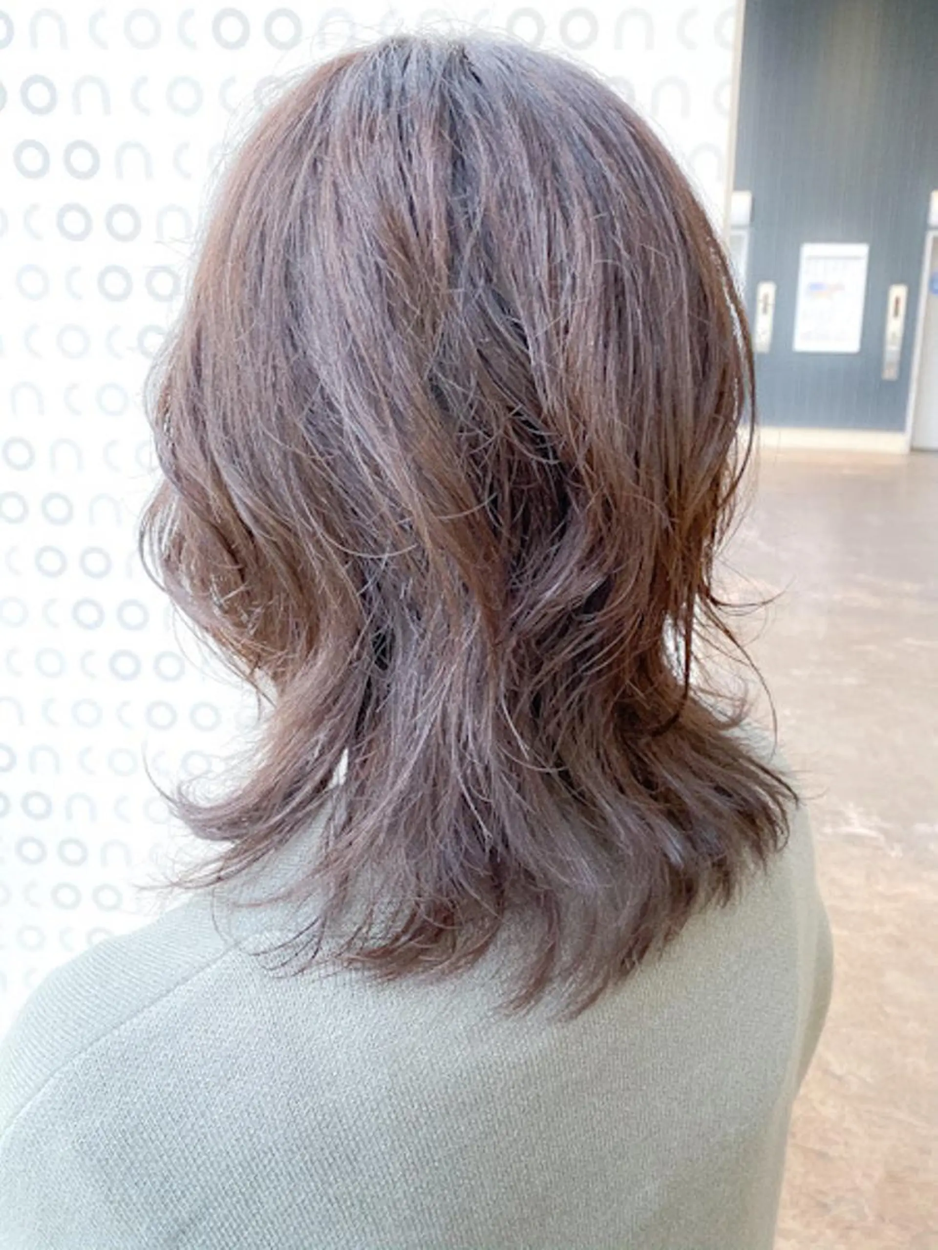 ミディアム カラー 大野 あさみのヘアスタイル