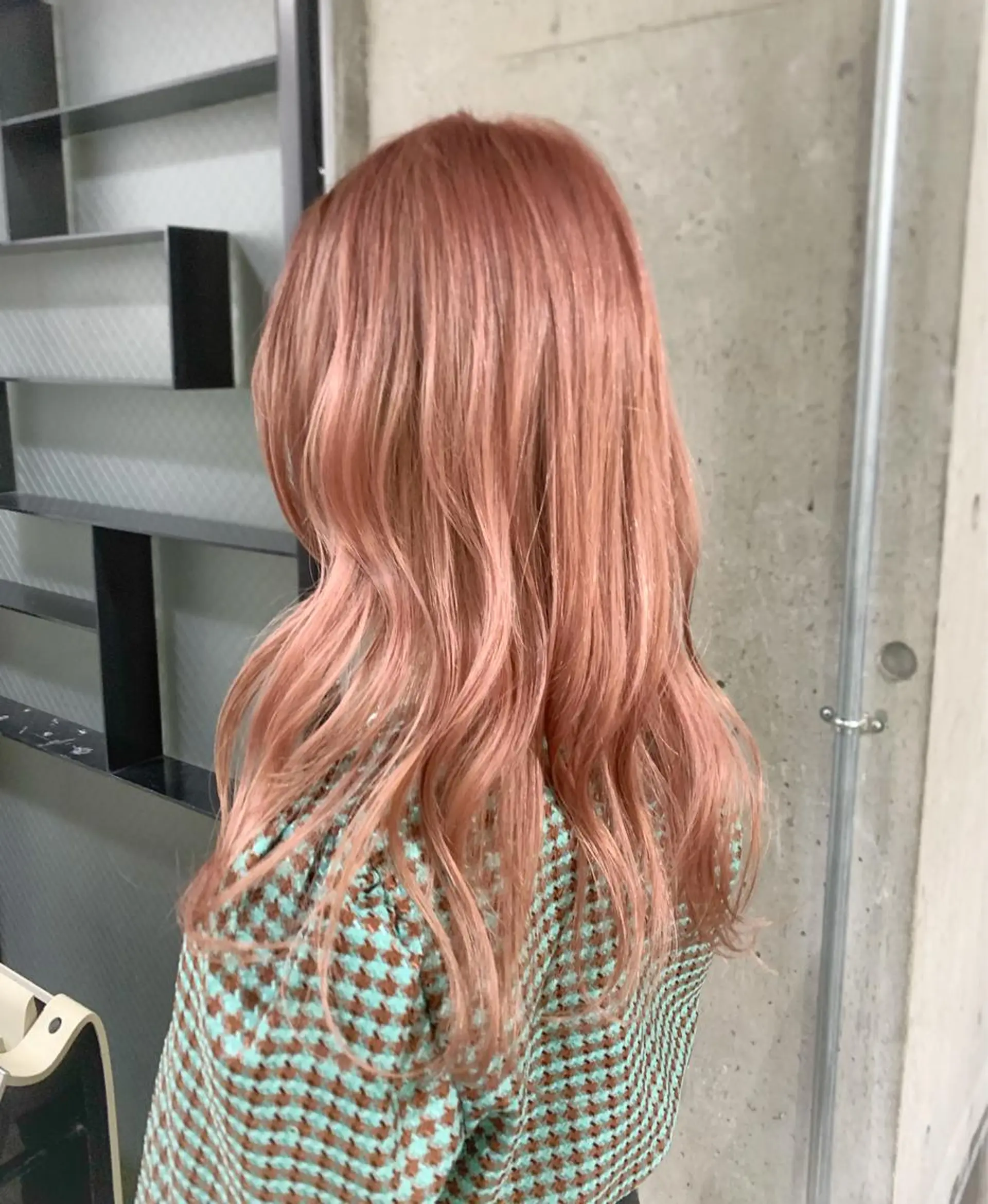 セミロング カラー ヘアアレンジ ブリーチ ヘアカラー ピンクカラー🩷 ヘアセットＮＯ.1のヘアスタイル