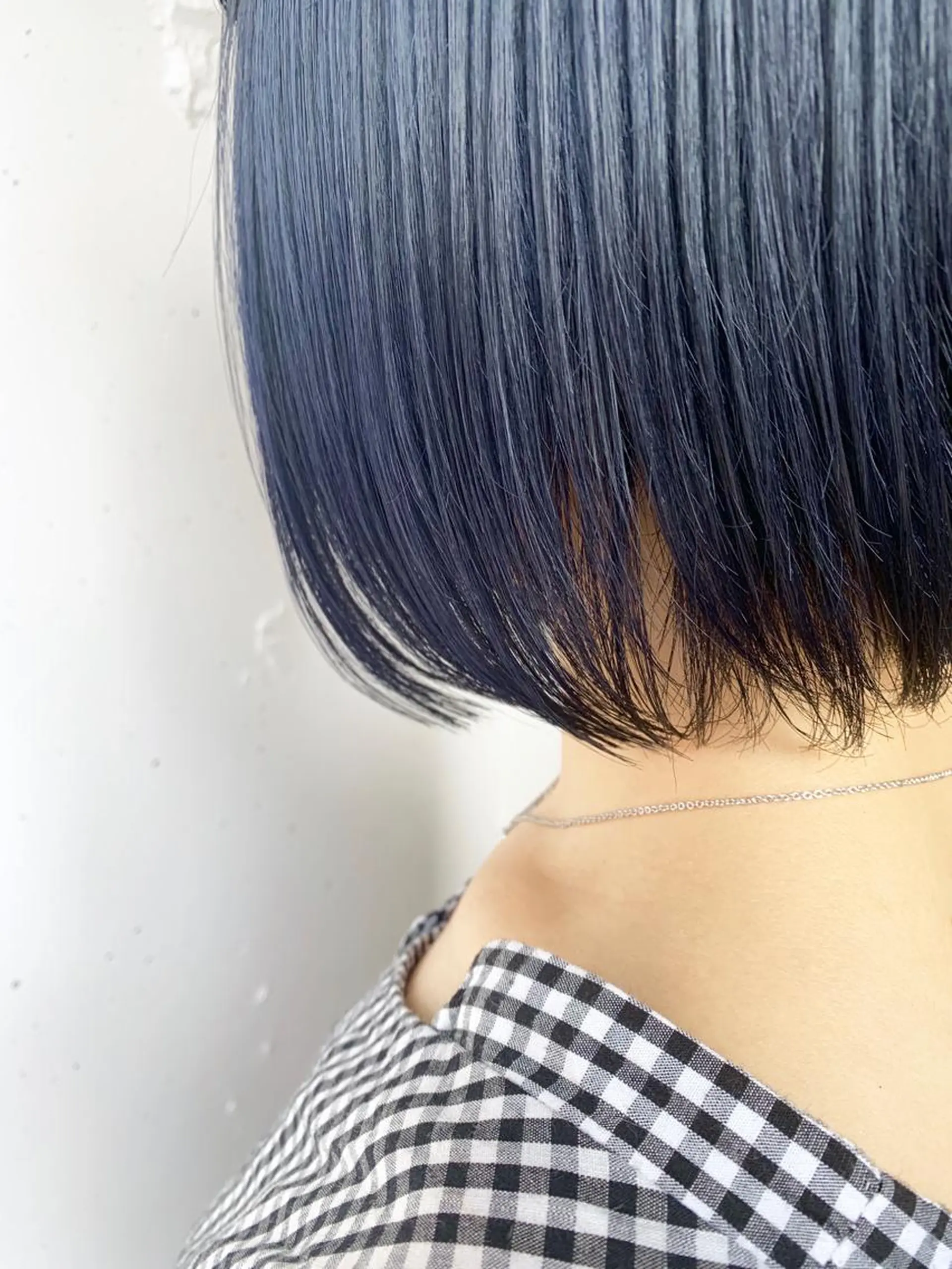ショート カラー ネイビーカラー raika .のヘアスタイル