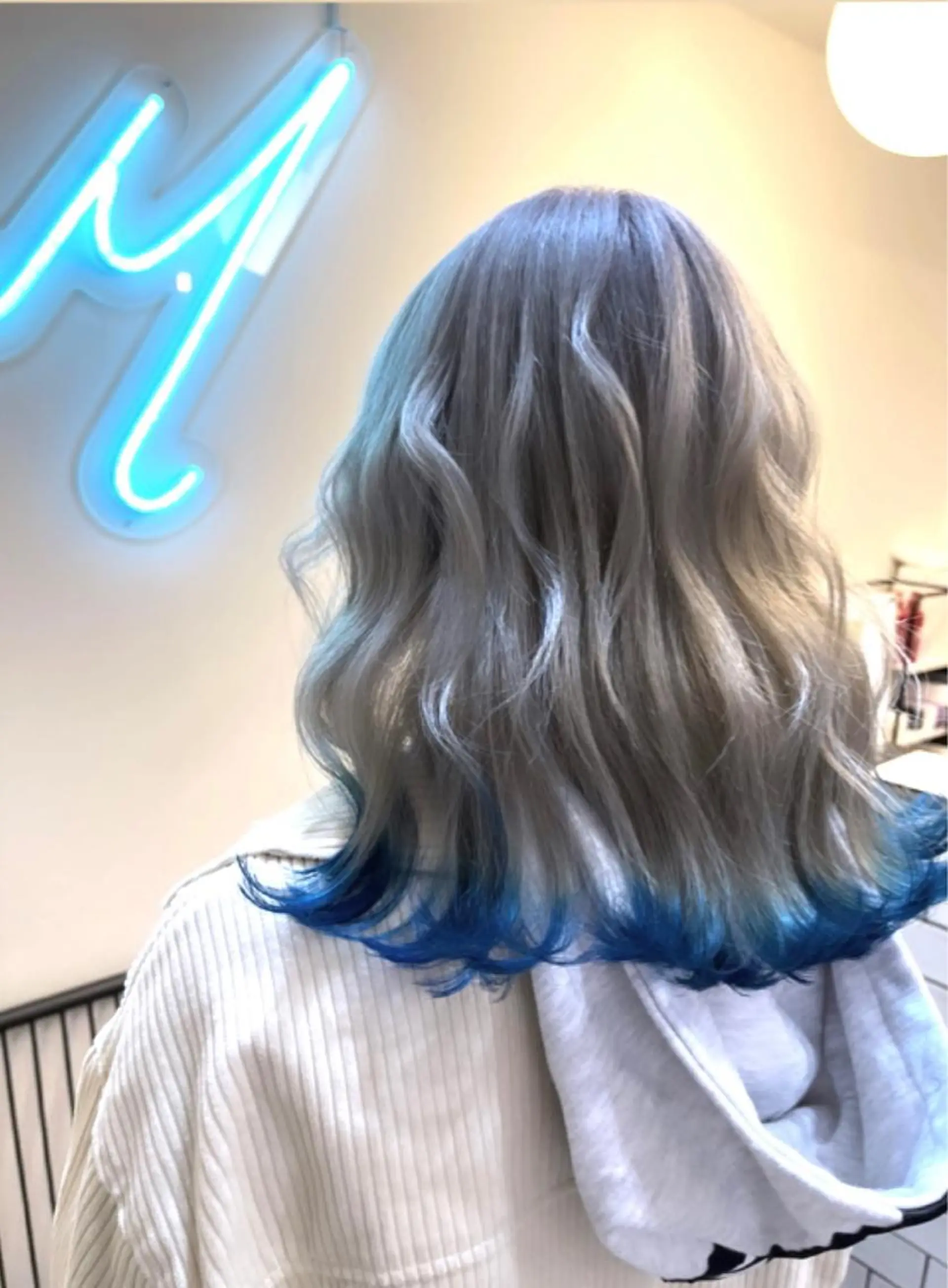 セミロング カラー ブリーチ ケアブリーチ ヘアカラー ハイトーンヘアセット 🦋yuri🦋のヘアスタイル