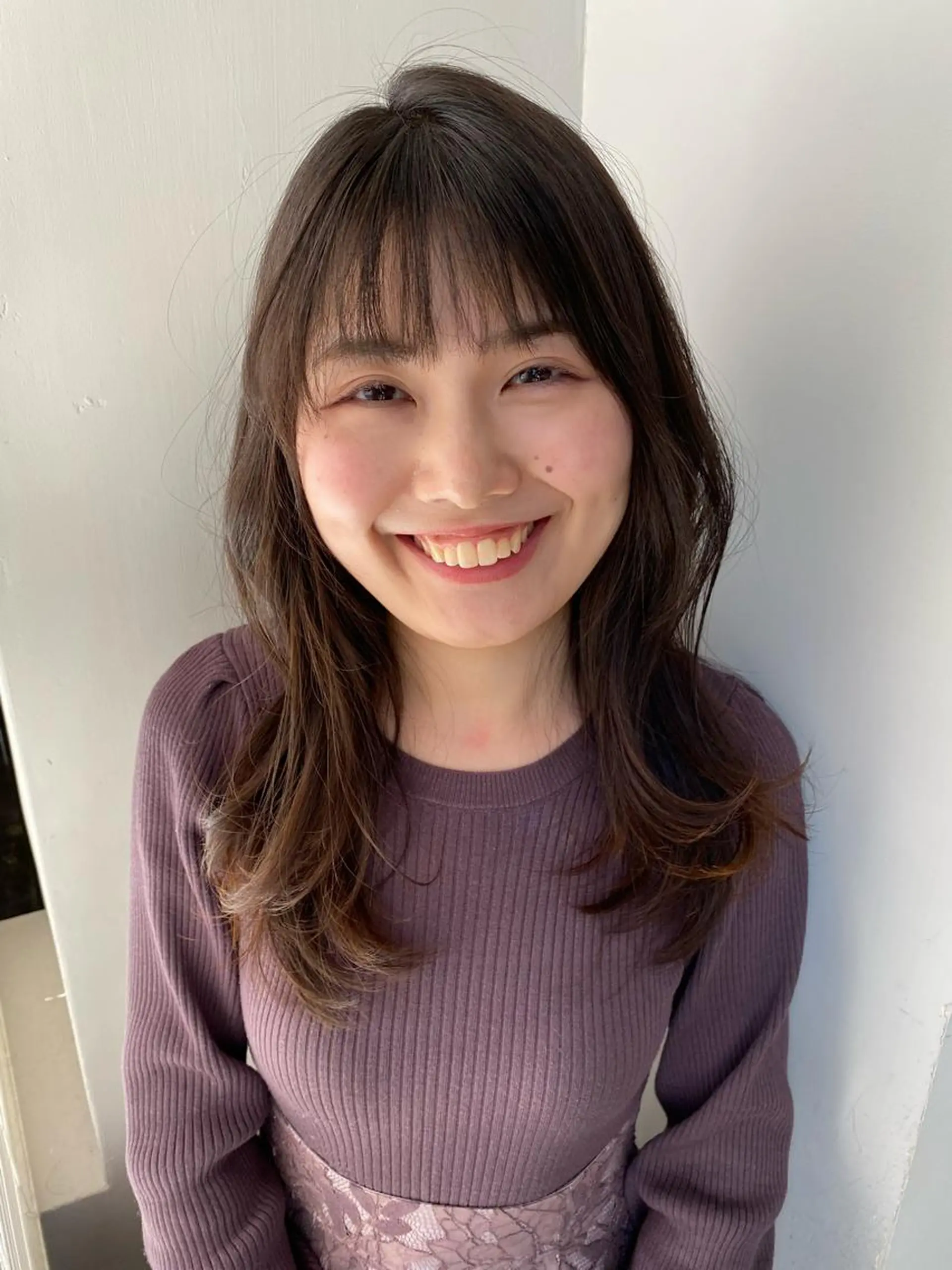 セミロング シースルーバング 小顔カット 谷野 祥真のヘアスタイル