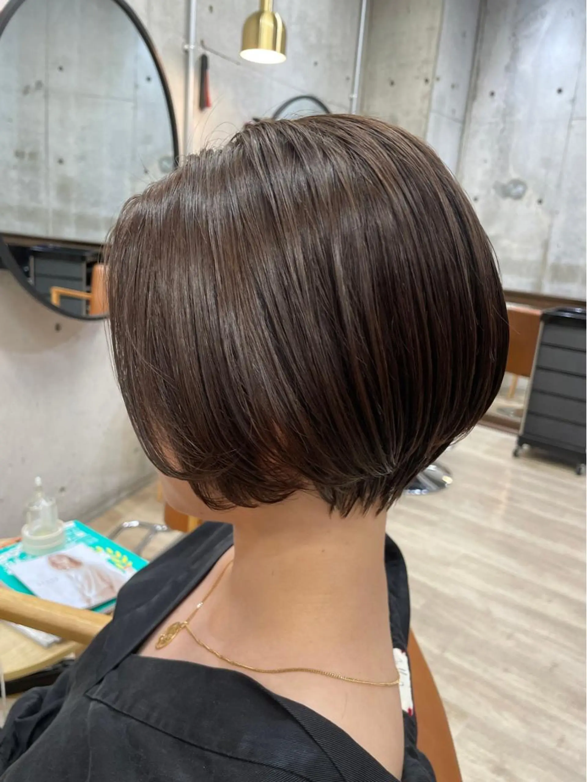 ショート ハンサムショート ボブ くびれヘア エギョモリ 外国人風カラー カット トリートメント Kozy  hair design所属・東 史夏のヘアスタイル