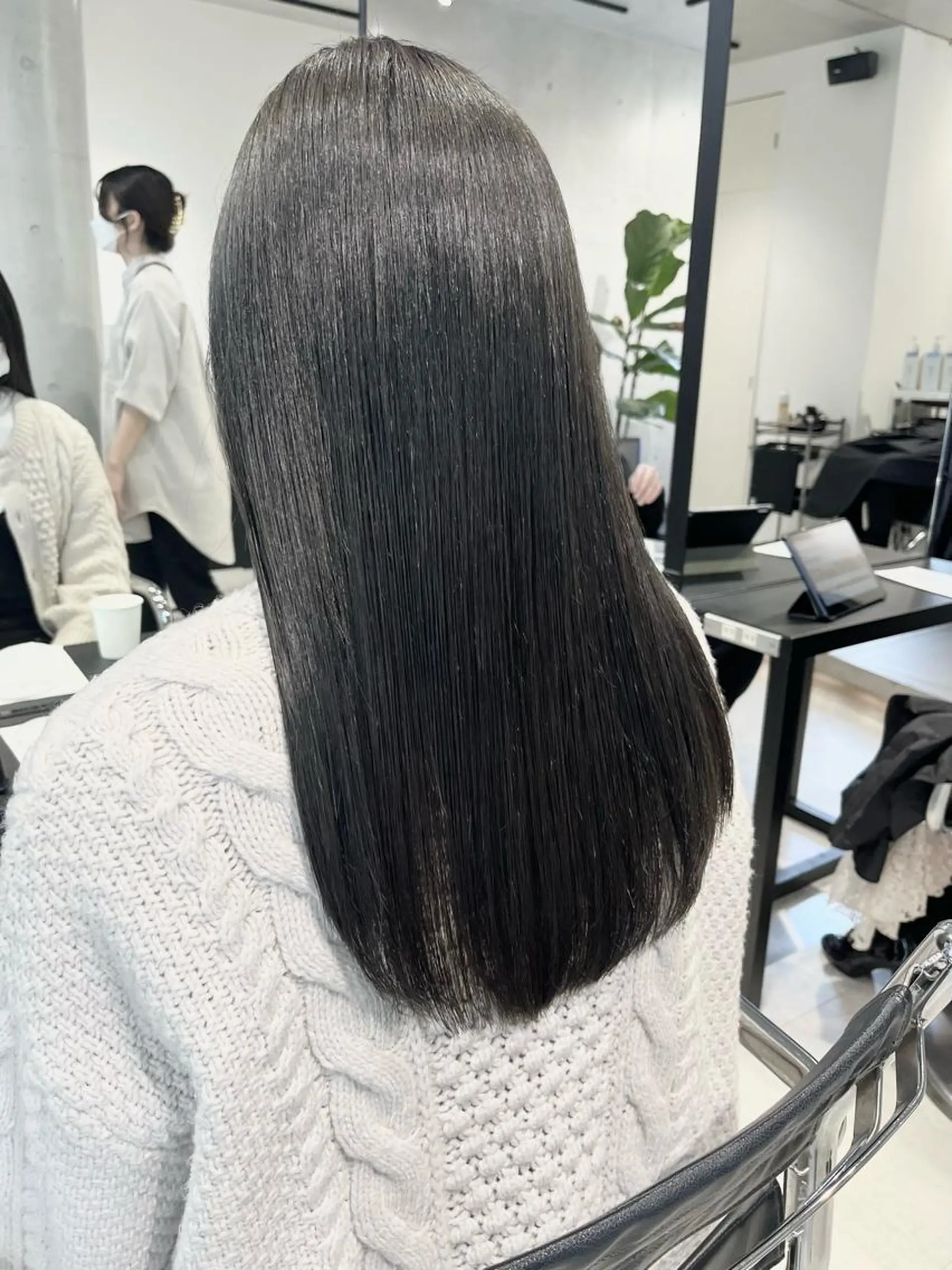 セミロング カラー パーマ ヘアアレンジ カット トリートメント 透明感/オリーブ/ グレージュ/YUKAのヘアスタイル