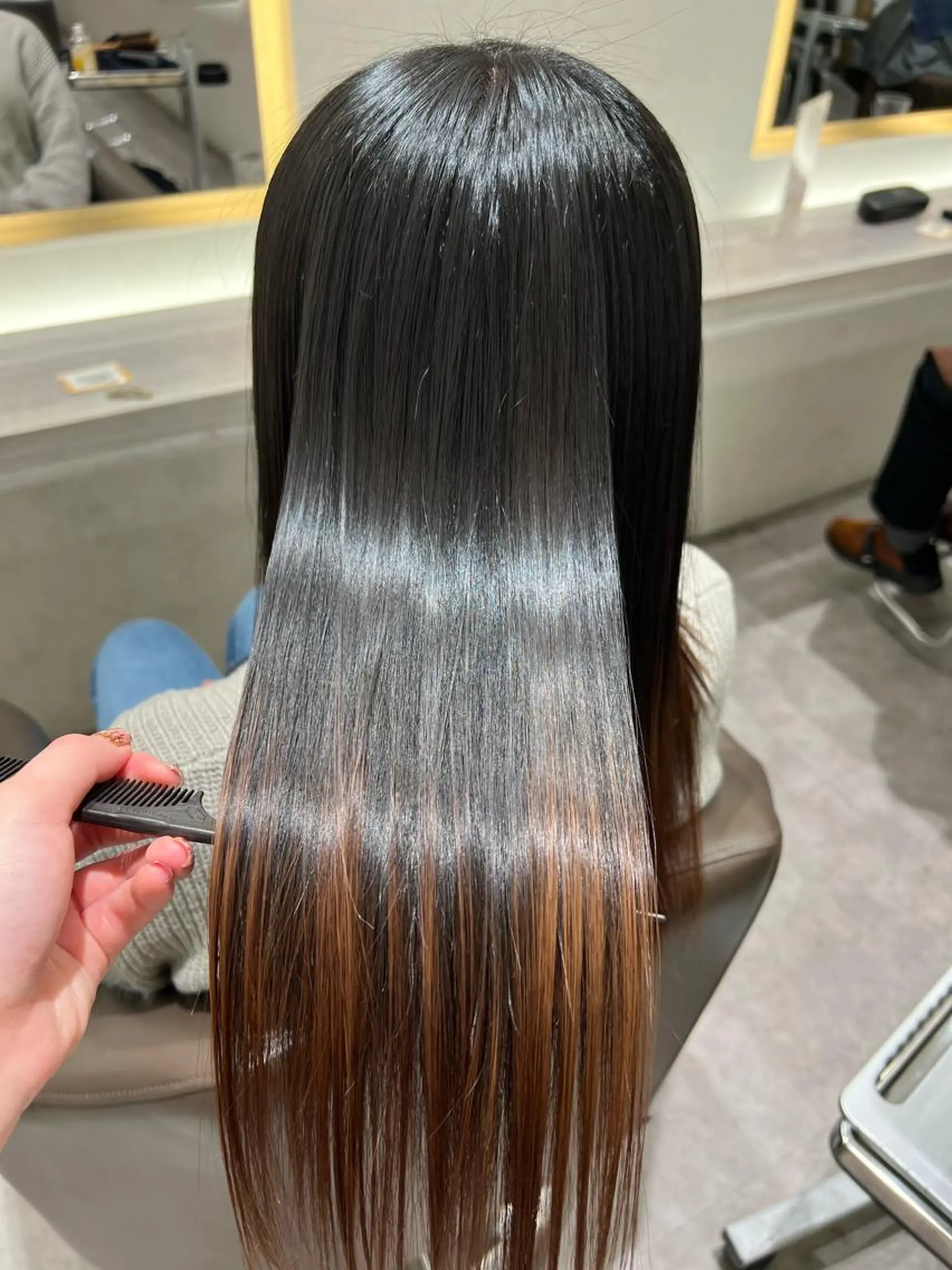 セミロング トリートメント 宮下 志織のヘアスタイル