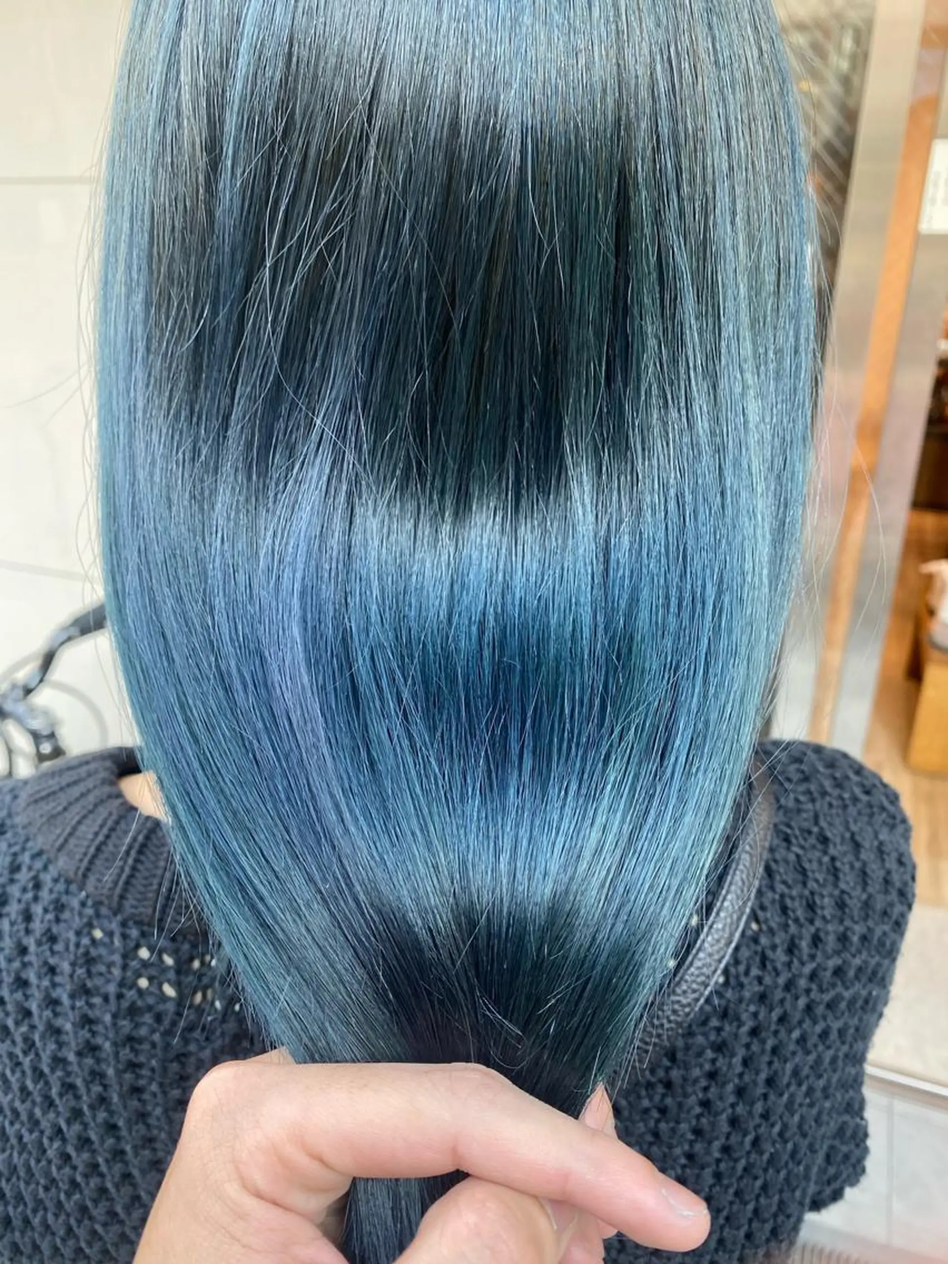 ロング カラー アッシュ ブルーカラー グレージュ ヘアカラー WAWA 高円寺 祥一朗のヘアスタイル
