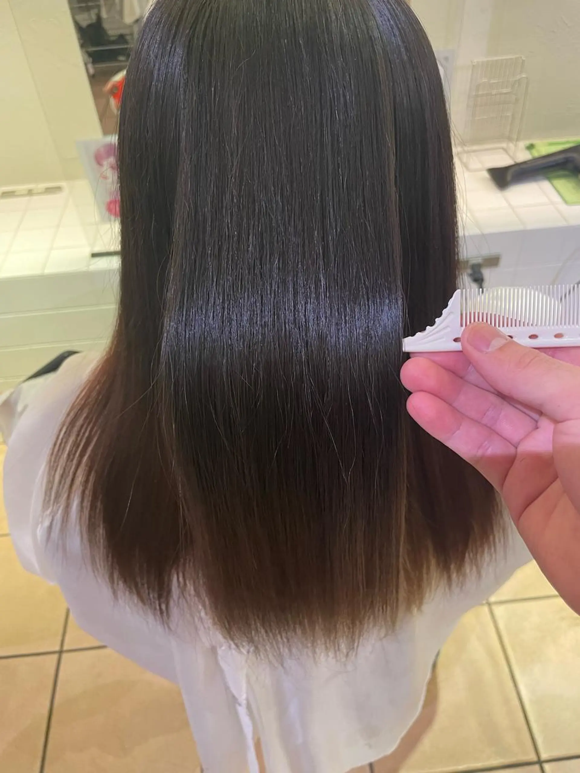 セミロング 縮毛矯正 宮里 雄大のヘアスタイル