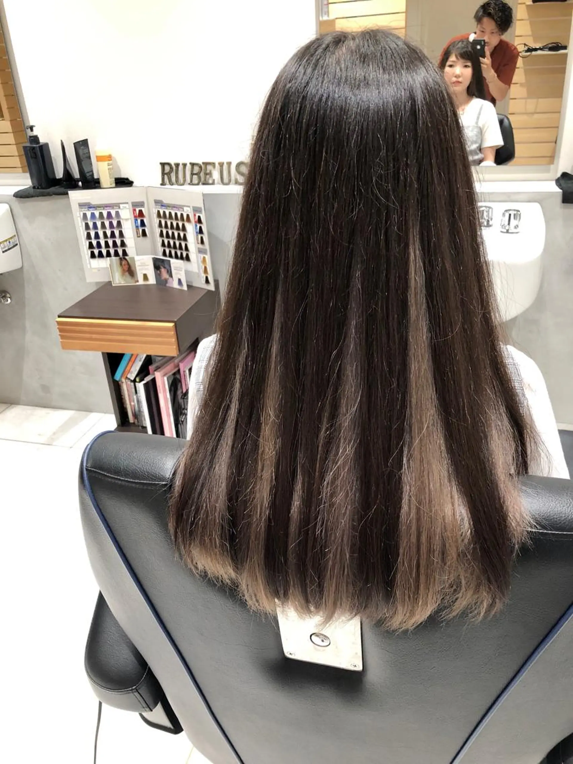 セミロング カラー インナーカラー ヘアカラー トリートメント RUBEUS【ルベウス】所属・✨艶々カラー🎨 杉本賢人のヘアスタイル