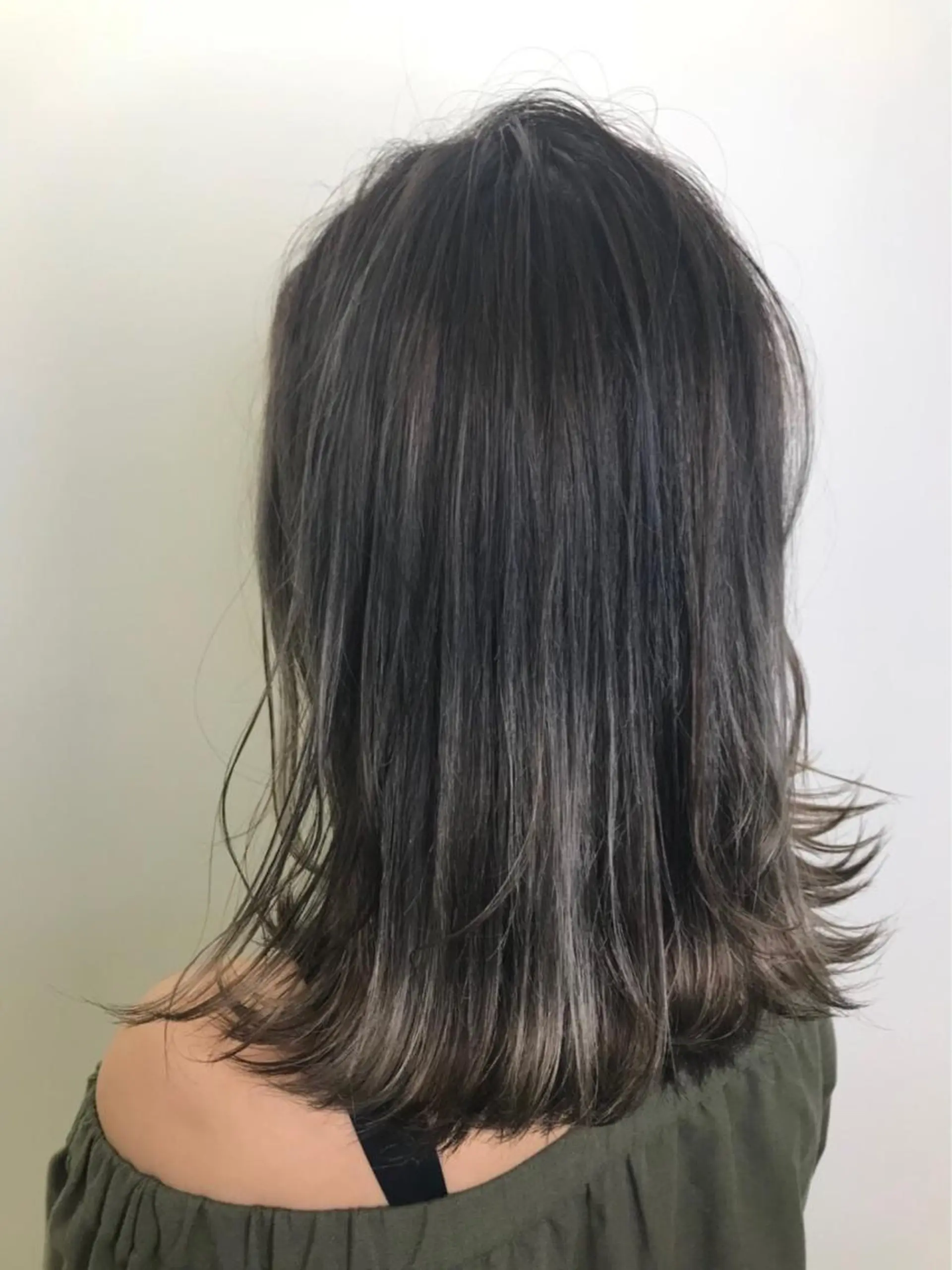 セミロング カラー 顔周りカット/髪質改 善/新宿/畑中稔里のヘアスタイル