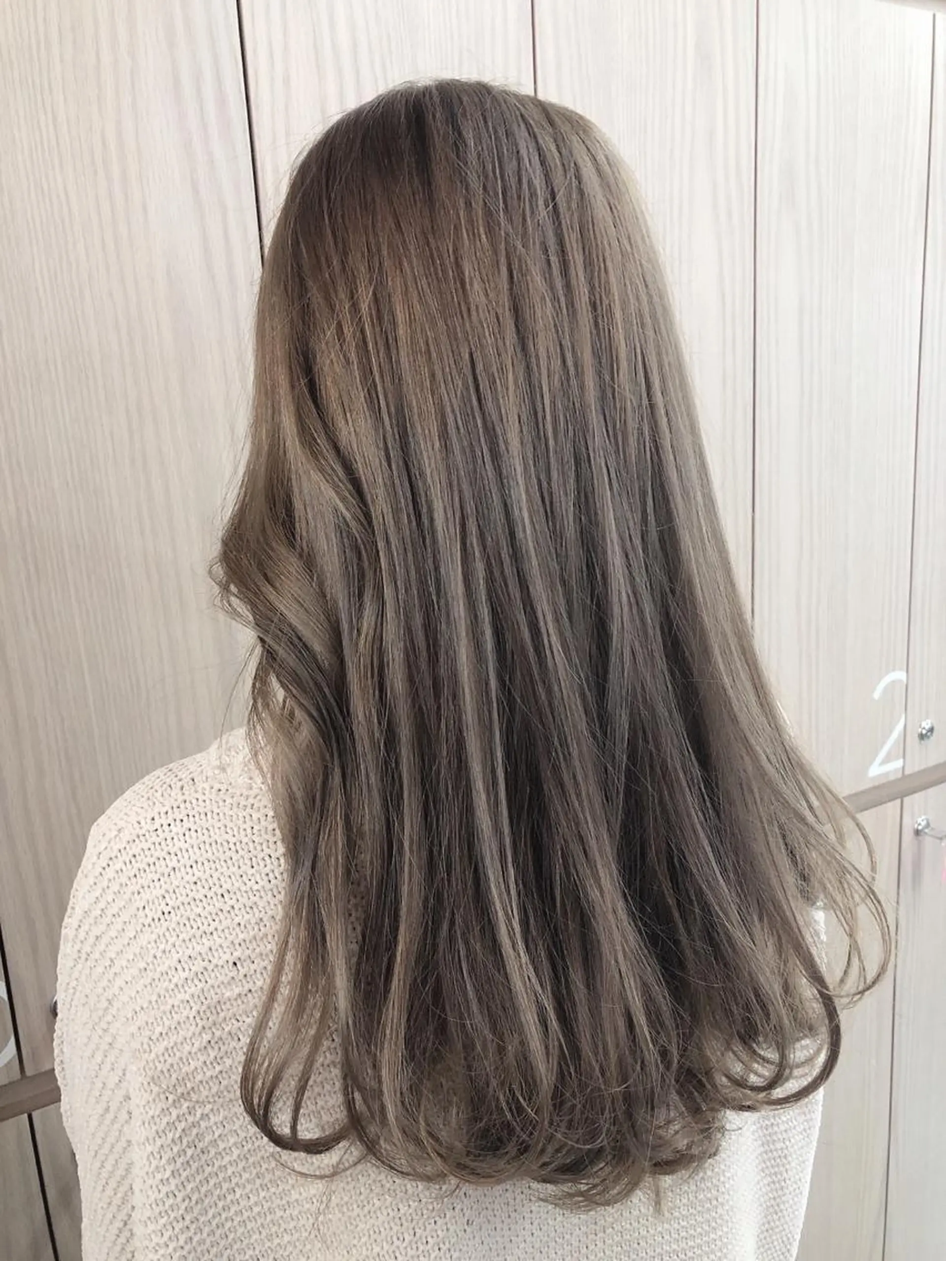 セミロング 韓国風ヘア 似合わせカット オルチャンヘア カット ヘアカラー トリートメント 【愛され小顔カット】 YOSHIKIヘアのヘアスタイル