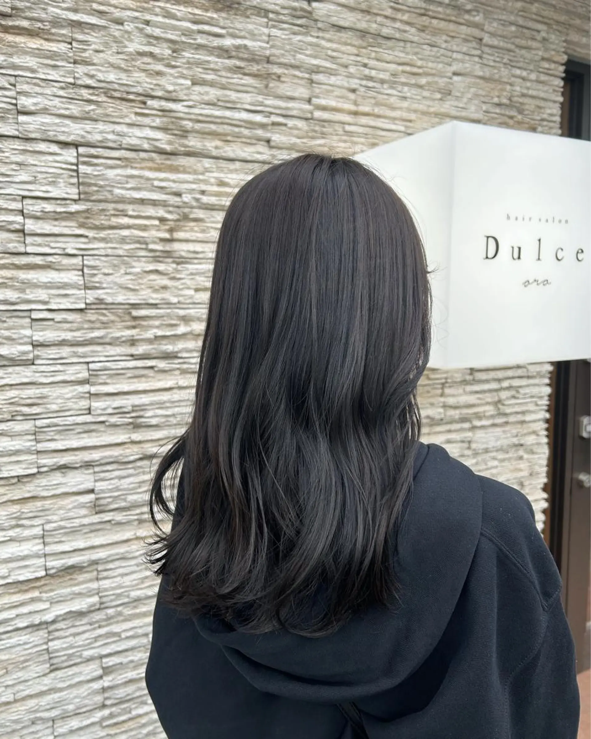 ロング カラー ダークグレー ダークグレージュ グレージュ dulce oro所属・円山/ブリーチ/暖色 Kiriのヘアスタイル