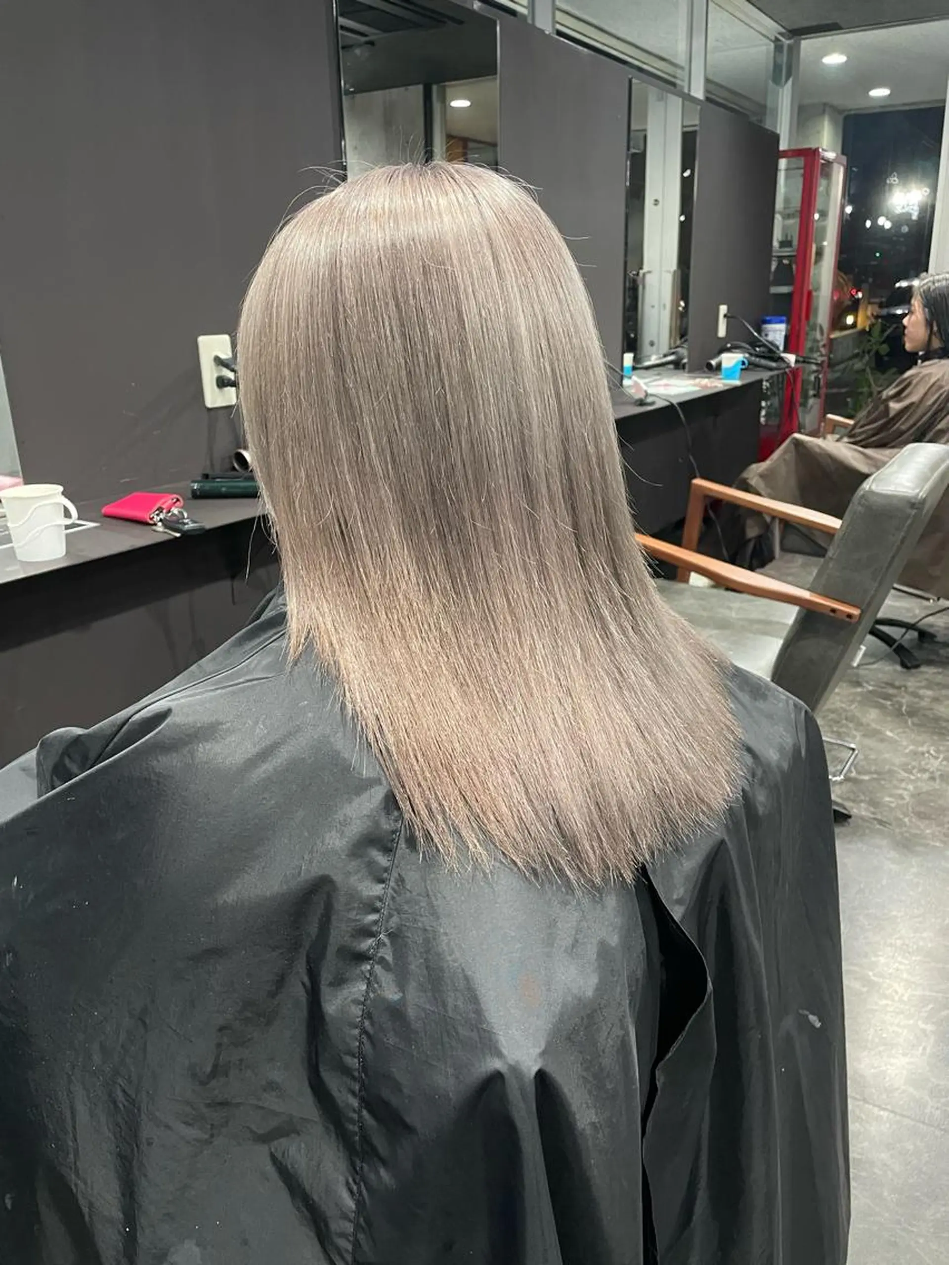 カラー ヘアカラー トリートメント REGOLITH （レゴリス）所属・山田隆成/韓国カット バレ、ハイライト得意のヘアスタイル