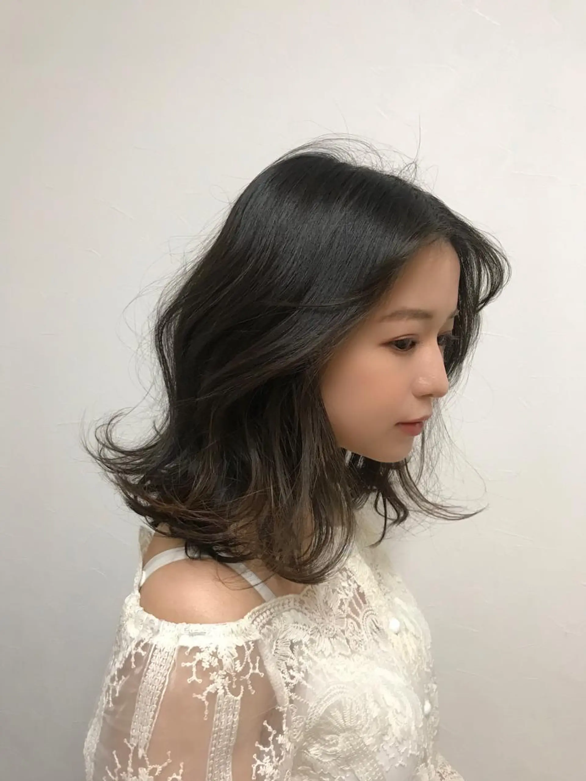 ミディアム ボブ 韓国風ヘア レイヤーカット 外ハネヘア カット ヘアカラー トリートメント Ｒ HAIR SALON所属・RHAIRSALON 西山梓のヘアスタイル