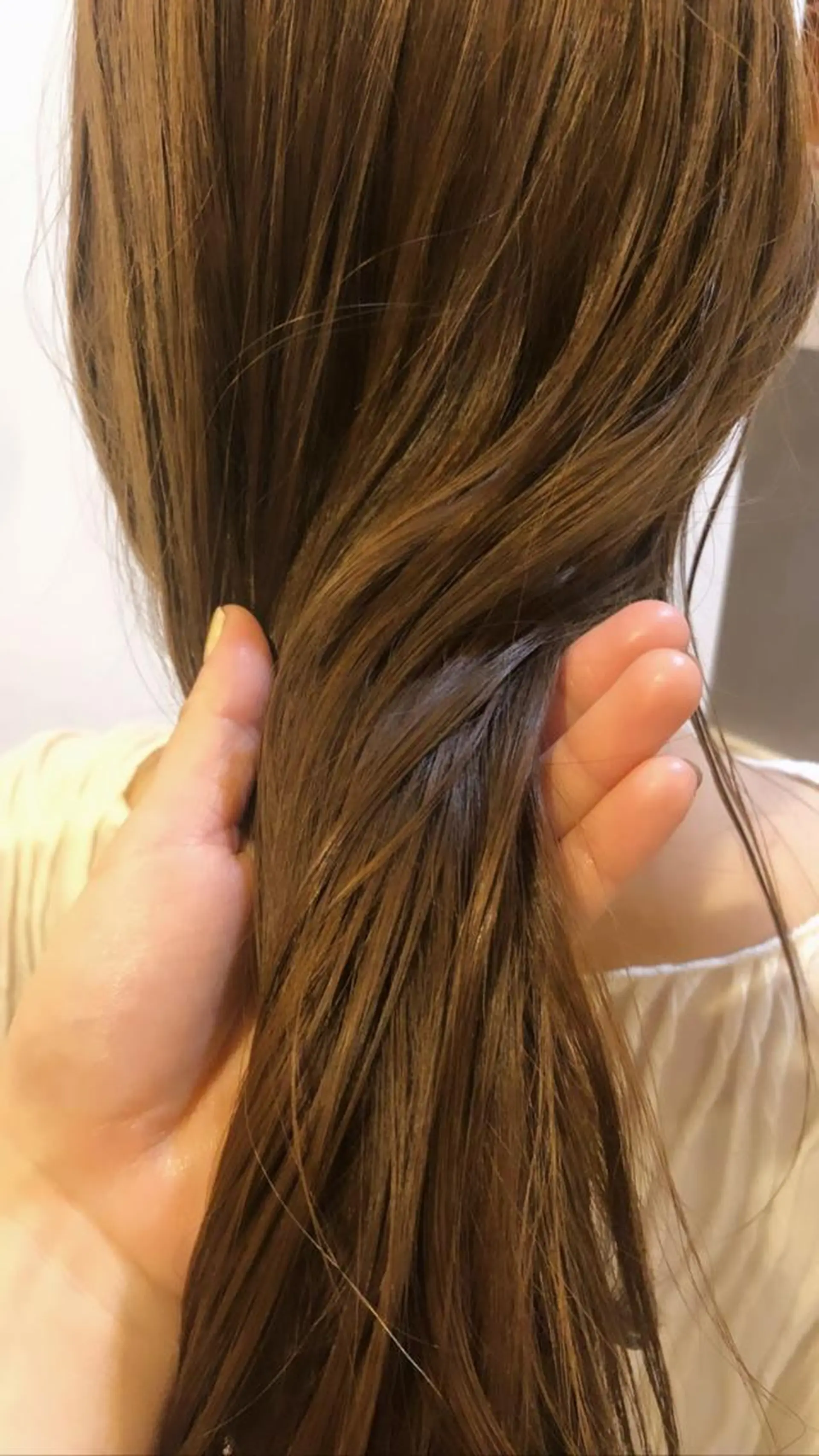 ミディアム KOCHAB 中村穂風のヘアスタイル