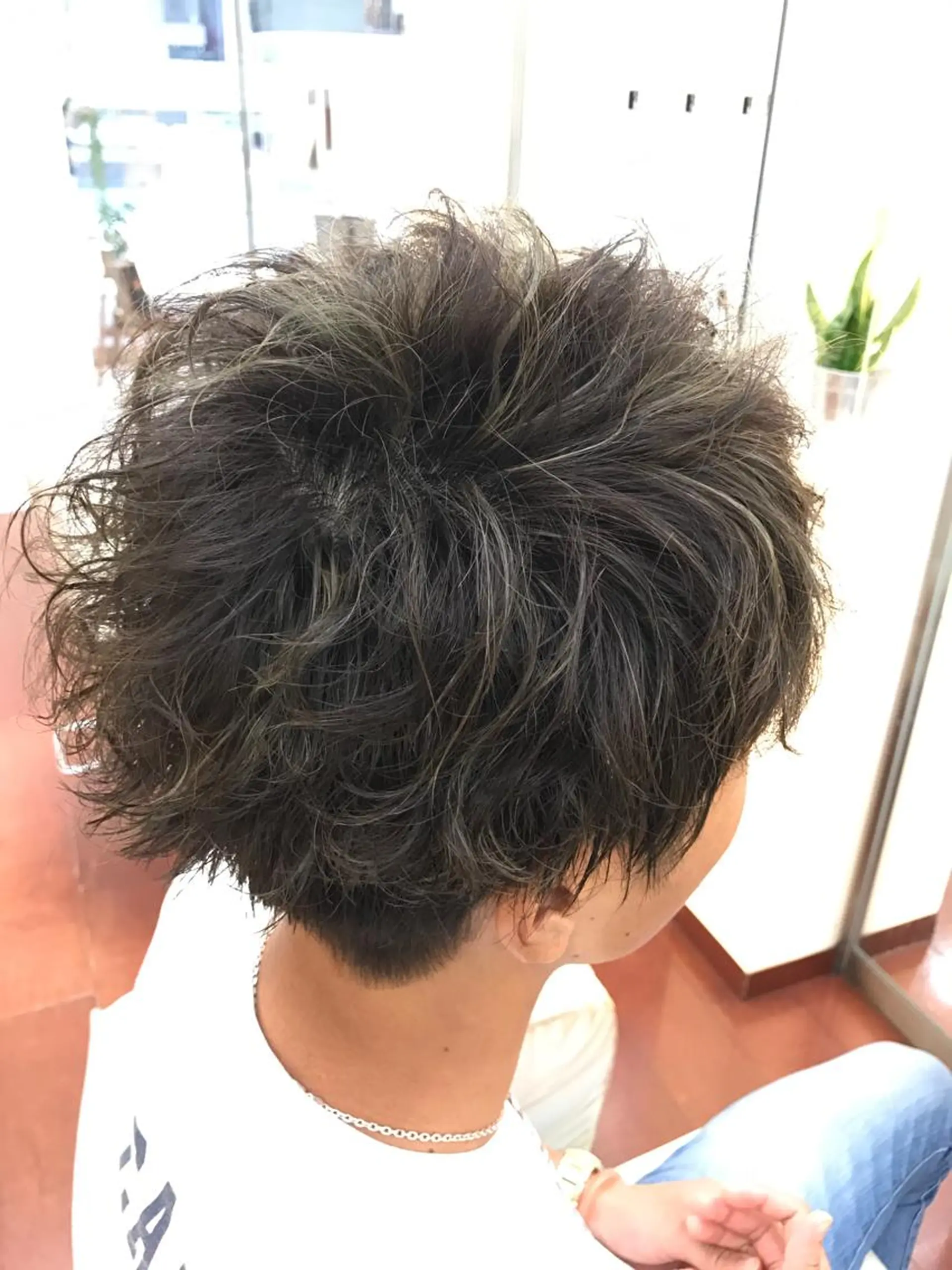 ショート カット パーマ クセ、艶にお悩みの方 ブリーチ毛にも縮毛可のヘアスタイル
