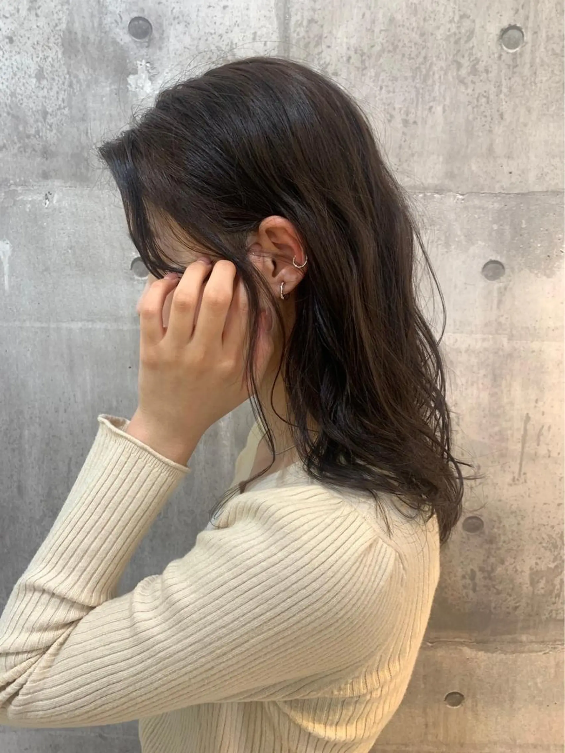 セミロング カット ヘアカラー トリートメント 井上 亜海のヘアスタイル