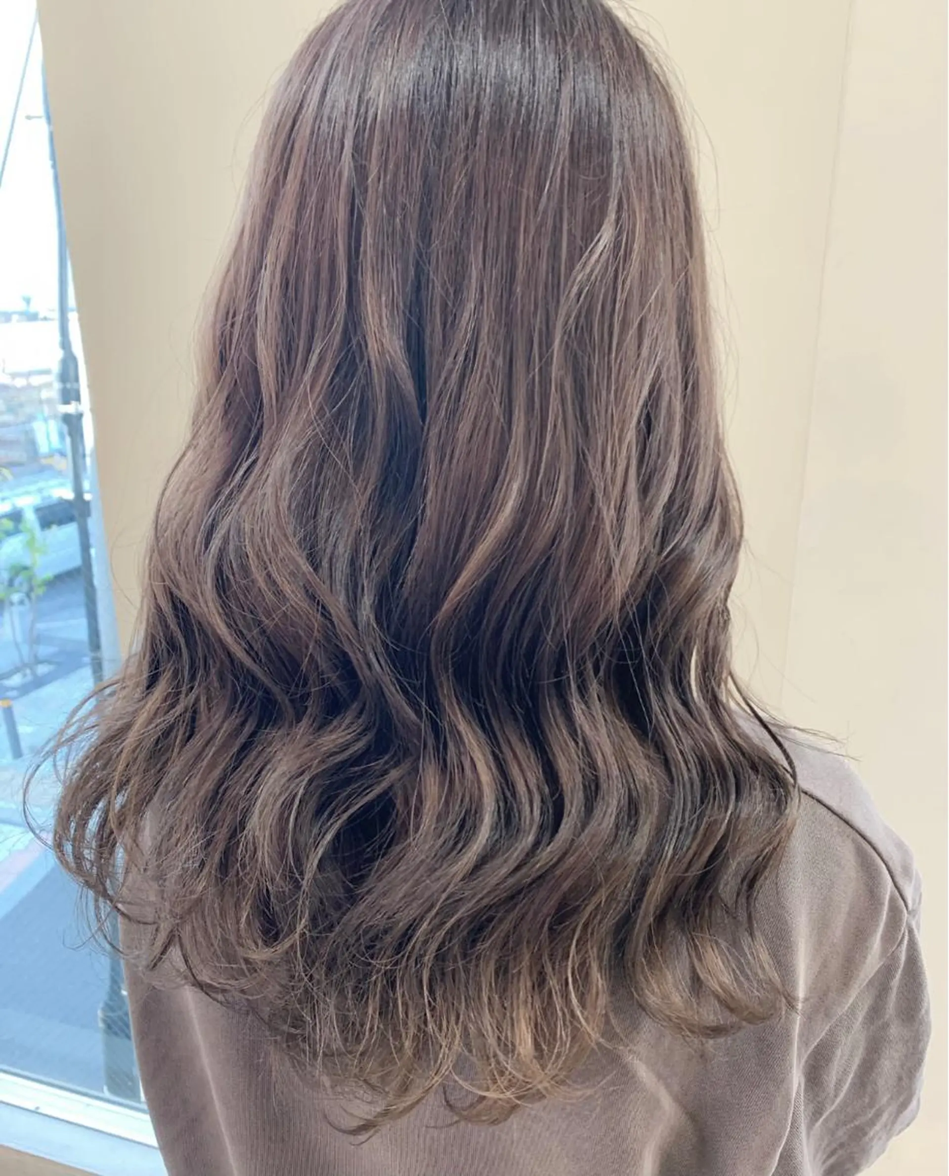 カラー カット ヘアカラー トリートメント エミュスト心斎橋所属・🎨カラー&髪質改善 職人　松葉優希のヘアスタイル