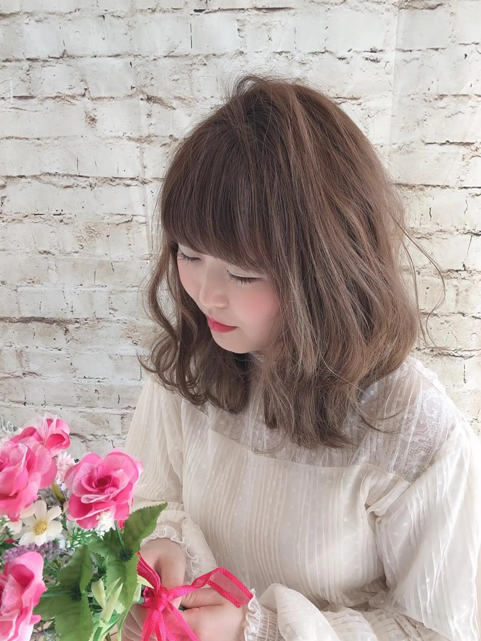 セミロング カラー ヘアアレンジ ベージュカラー ハイライトカラー ハイライト ヘアカラー トリートメント 山田 香織のヘアスタイル