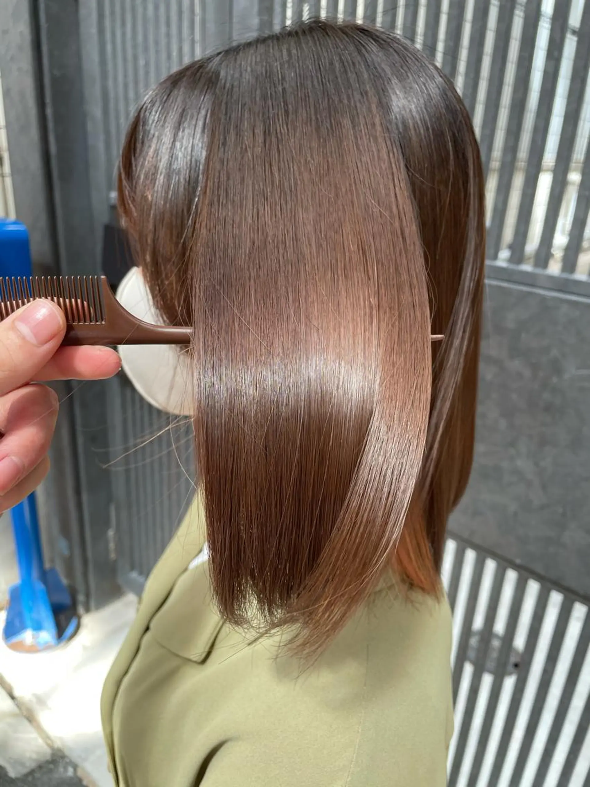 ミディアム トリートメント 酸熱トリートメント カット 縮毛矯正 トリートメント レイヤー＆ブリーチ 職人✂︎藤澤一成😊のヘアスタイル