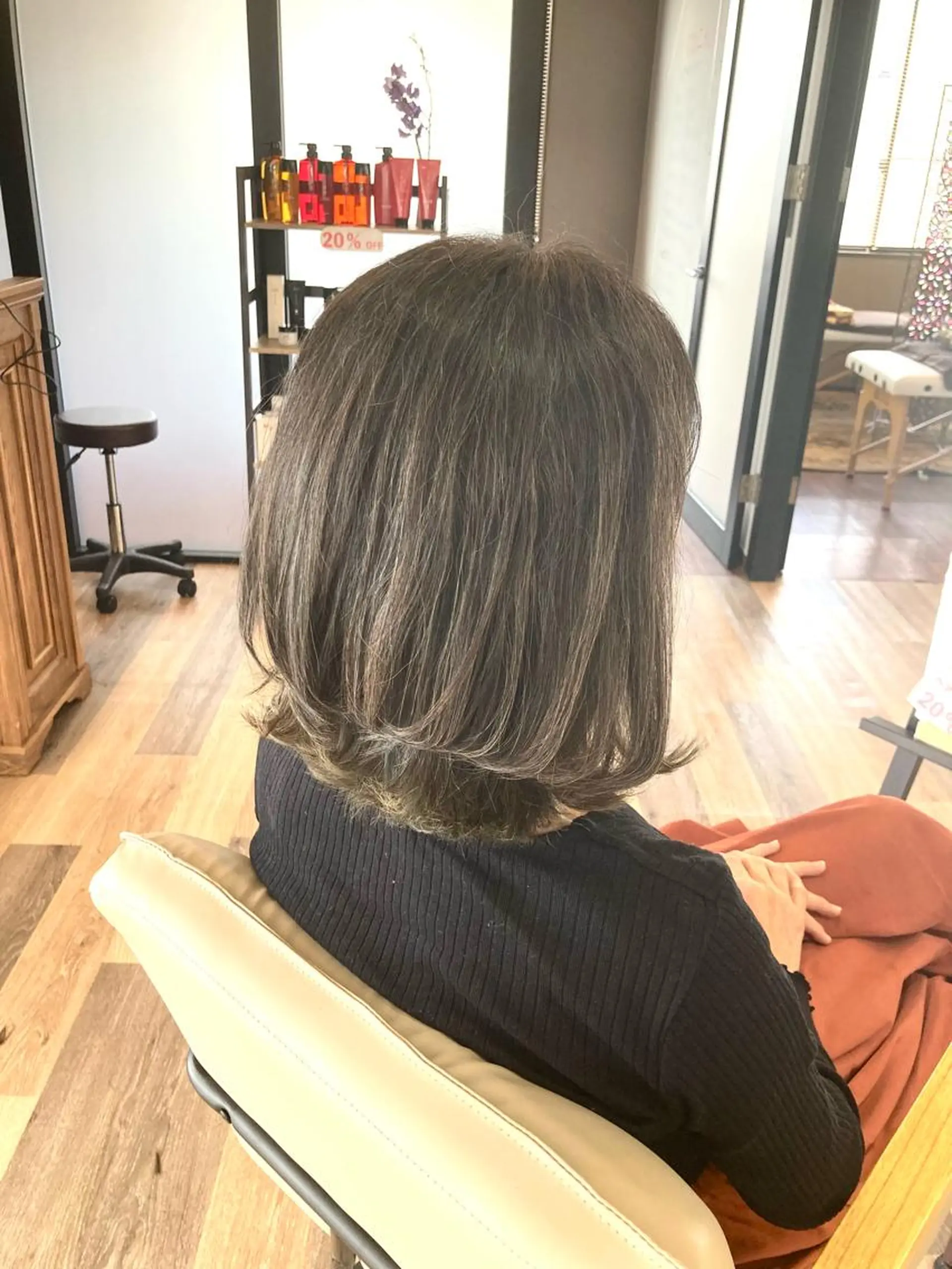 ミディアム カラー バレイヤージュ ハイライトカラー ハイライト レイヤーカット 中野 紹江のヘアスタイル