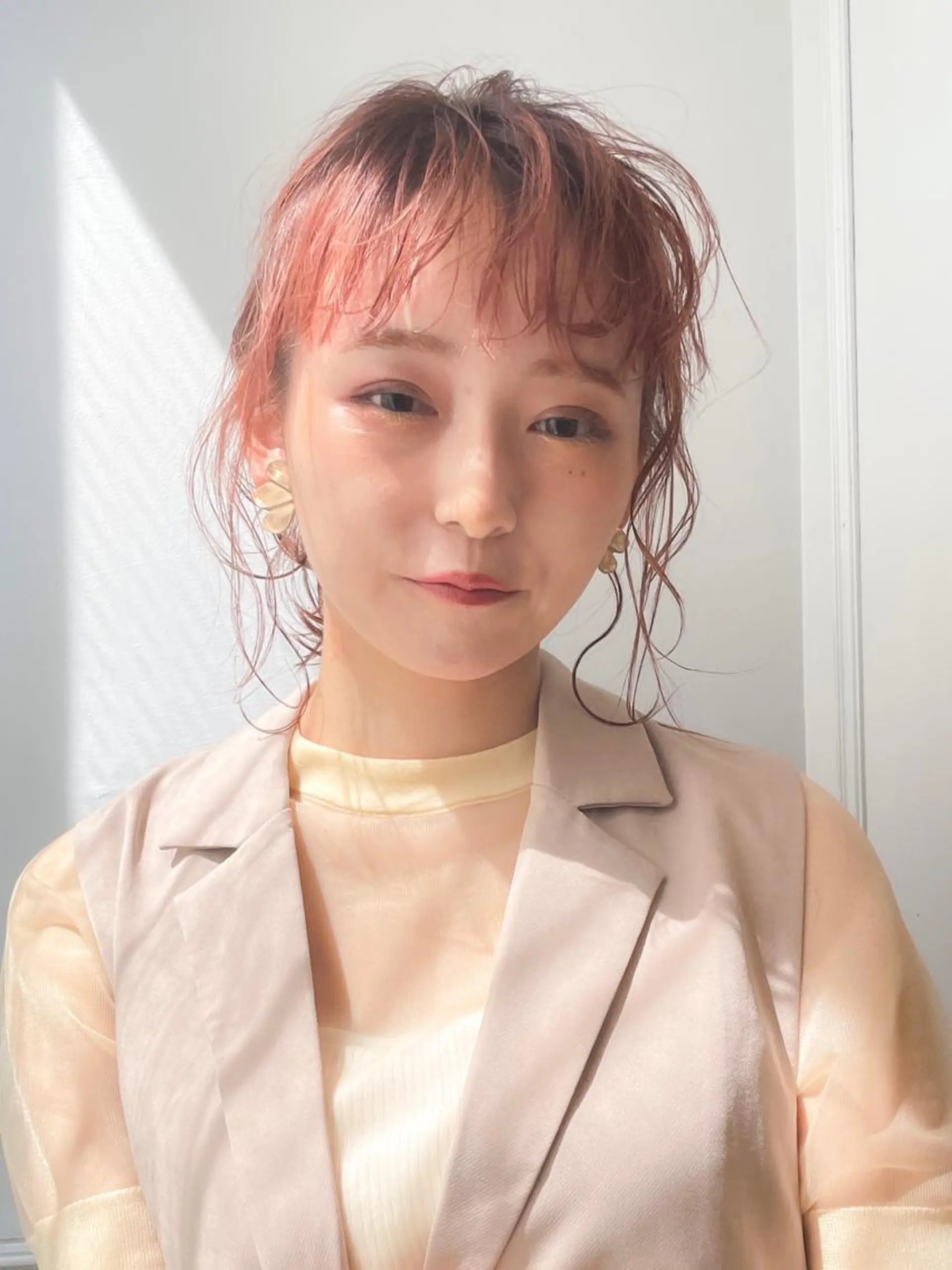 ミディアム カラー ピンクカラー おくれ毛 カット ヘアカラー ✨カラー支持No.1 🧸ワキ カナコ🧸のヘアスタイル