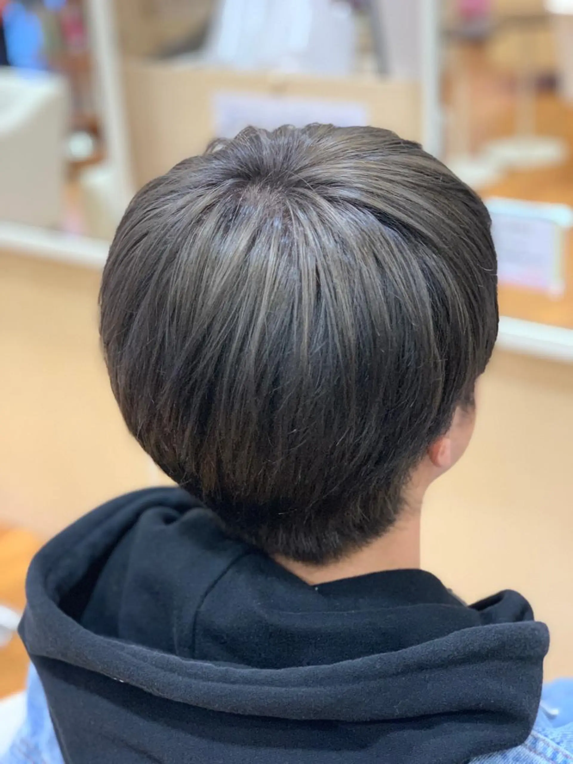 メンズ ONE CORE所属・毛谷 嘉明/ブリーチカラーのヘアスタイル