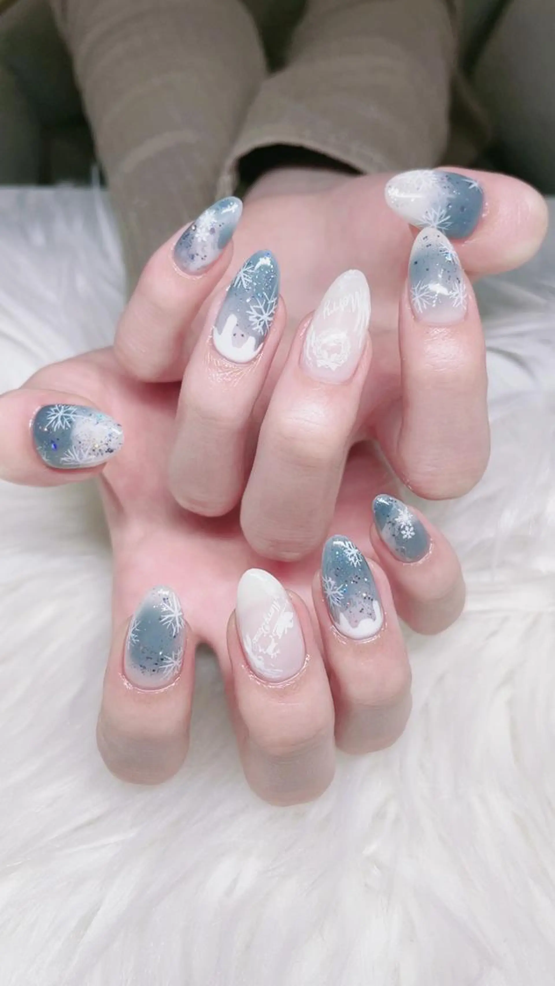 ネイル ハンドネイル AngelChris ビューティーサロンのネイルデザイン