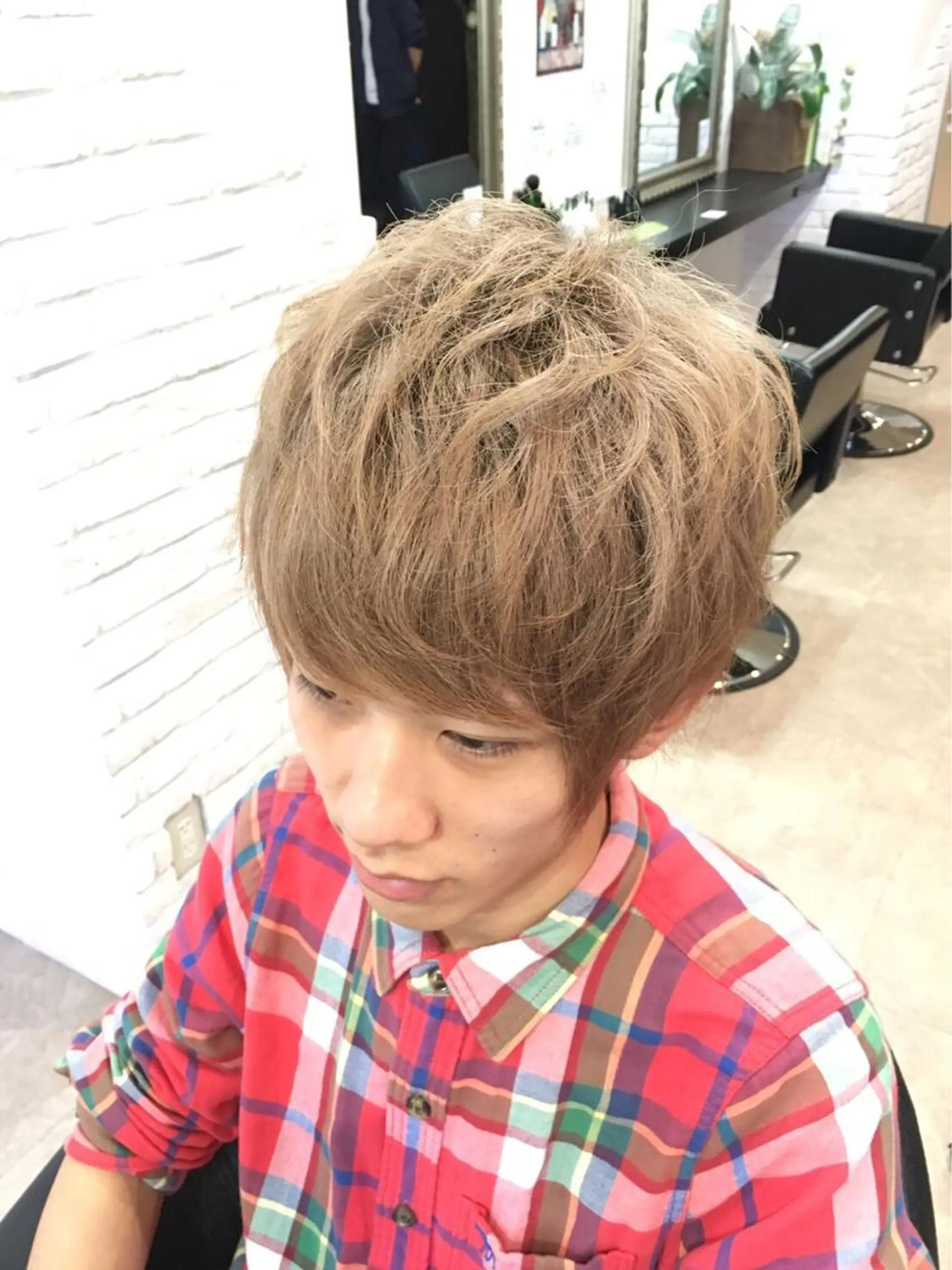 カラー メンズ メンズブリーチ アッシュ ブリーチ ミルクティーアッシュ 名駅Private Salon　Noaのヘアスタイル