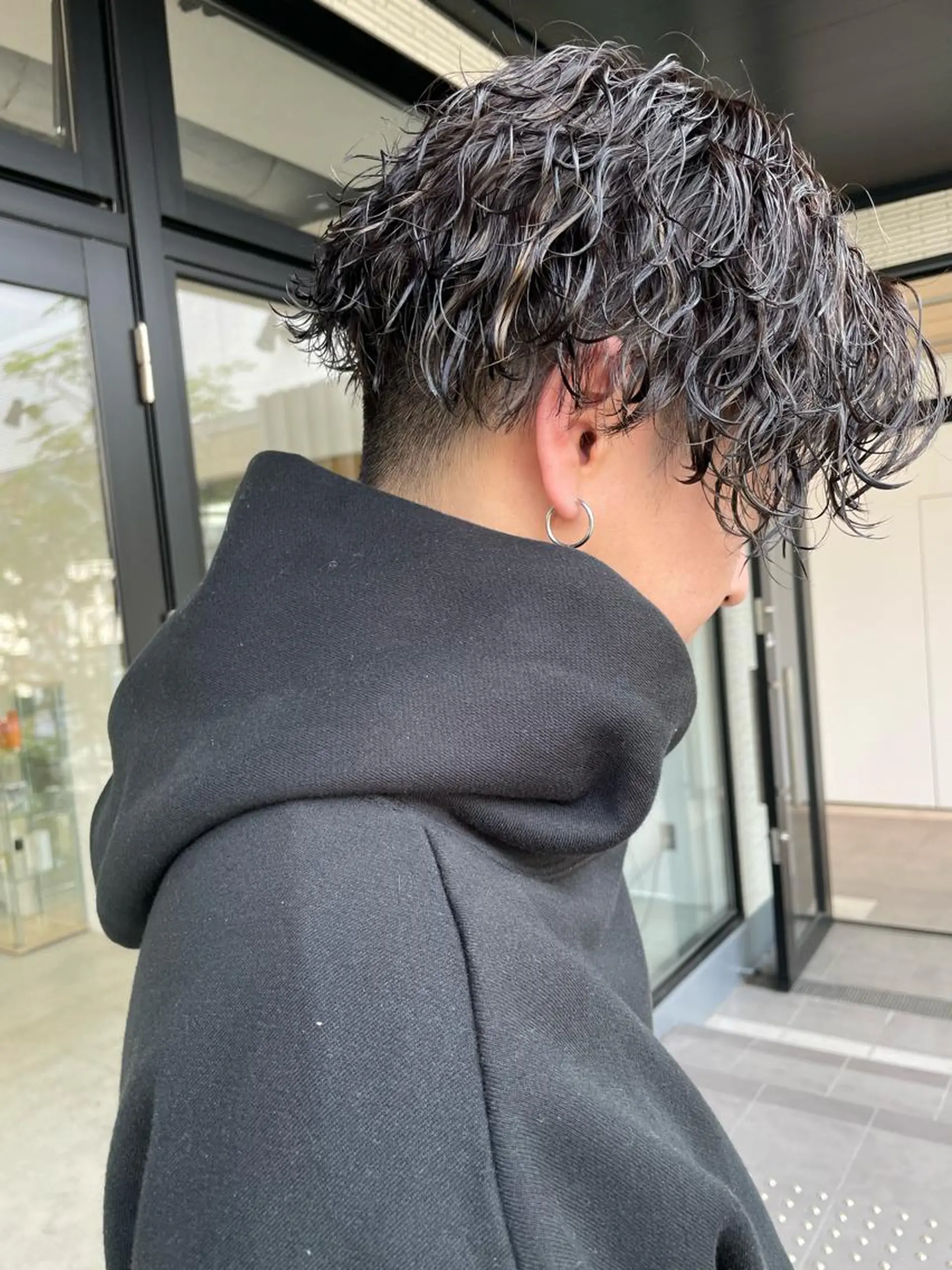 ミディアム パーマ メンズ カット パーマ マエダ リョウのヘアスタイル