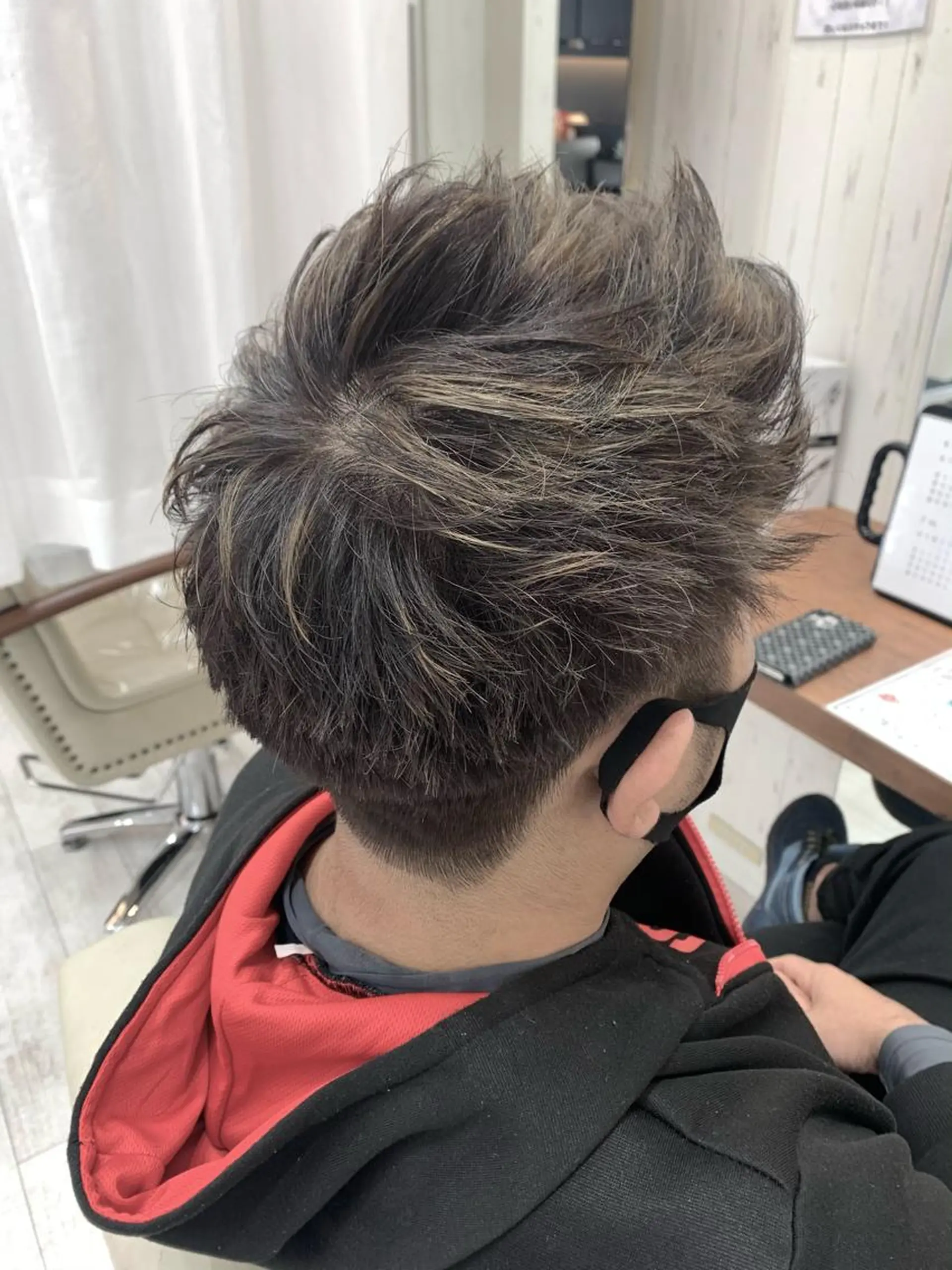 ショート メンズ メンズハイライト モヒカン ハイライト カット ヘアカラー brace 立花のヘアスタイル