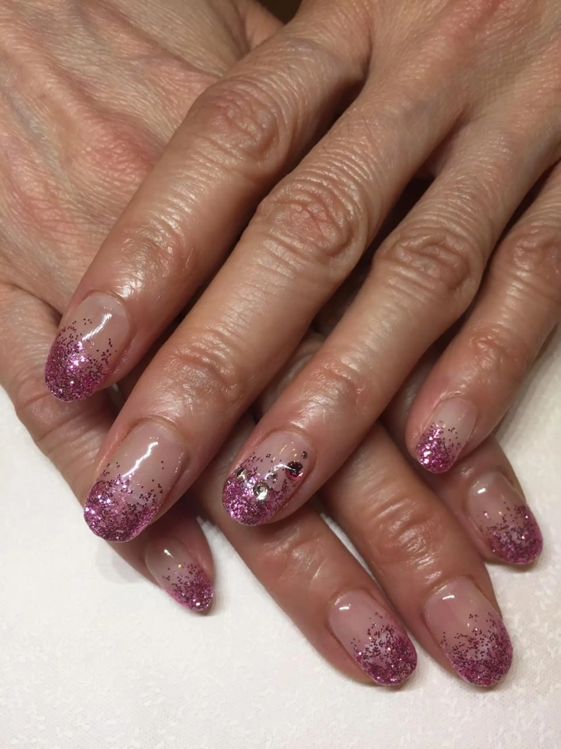 ネイル グラデーション ラメ(グリッター) ラメグラデーション ストーンネイル MaHaRo所属・S HARUKAのネイルデザイン