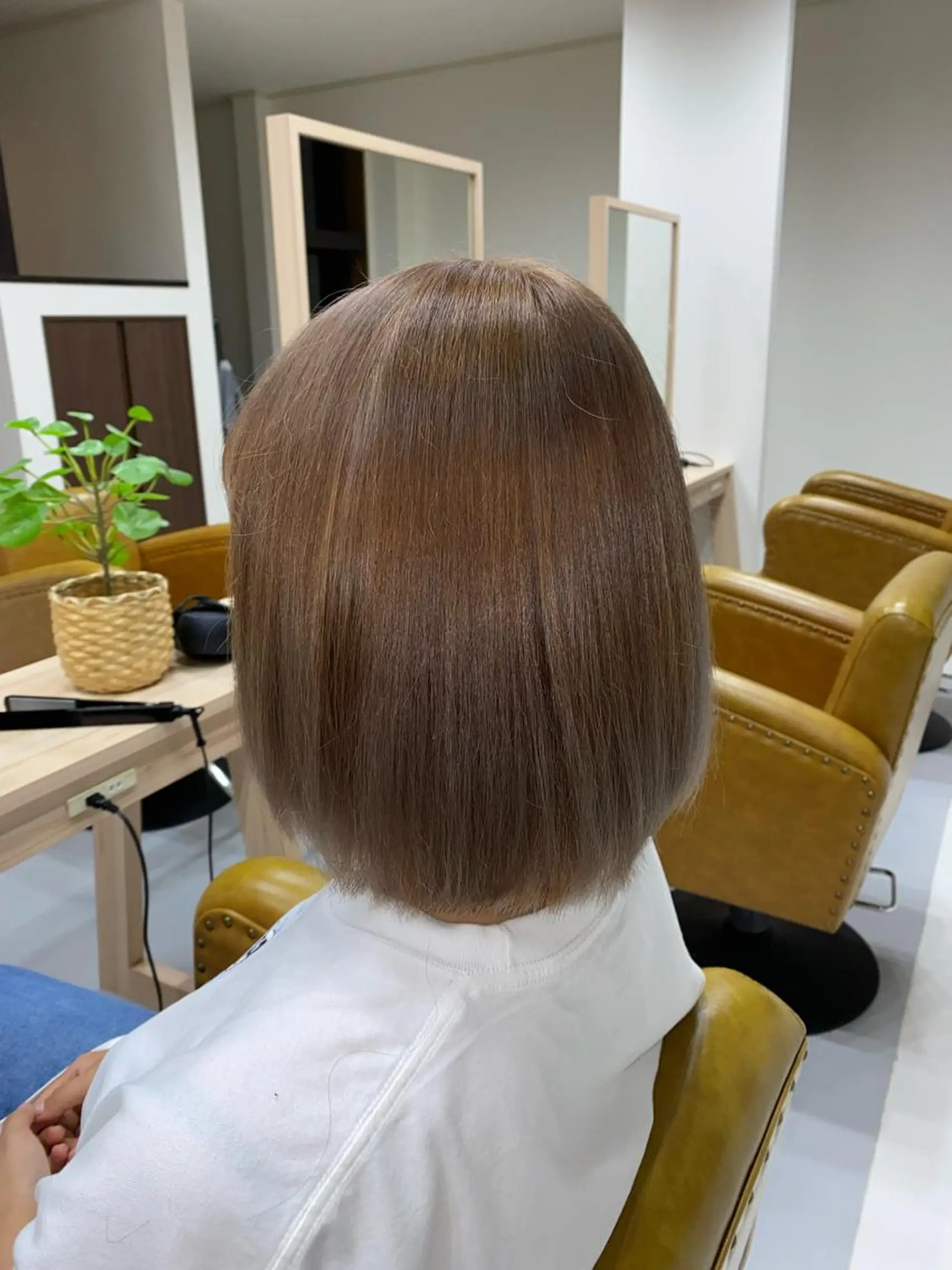 ミディアム ヘアカラー 手塚 麗のヘアスタイル