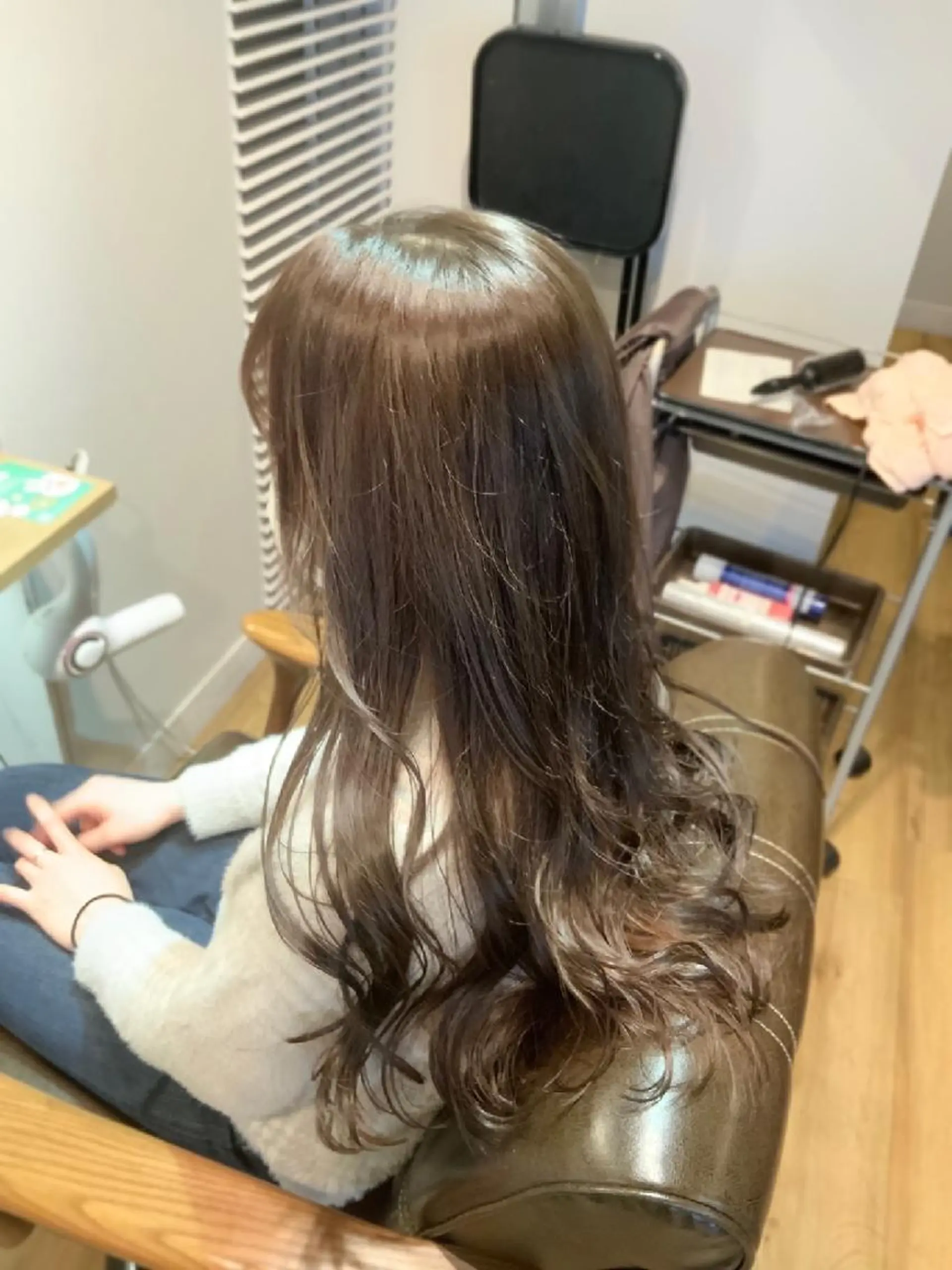 カラー グレージュ ヘアカラー トリートメント 堀 望美のヘアスタイル