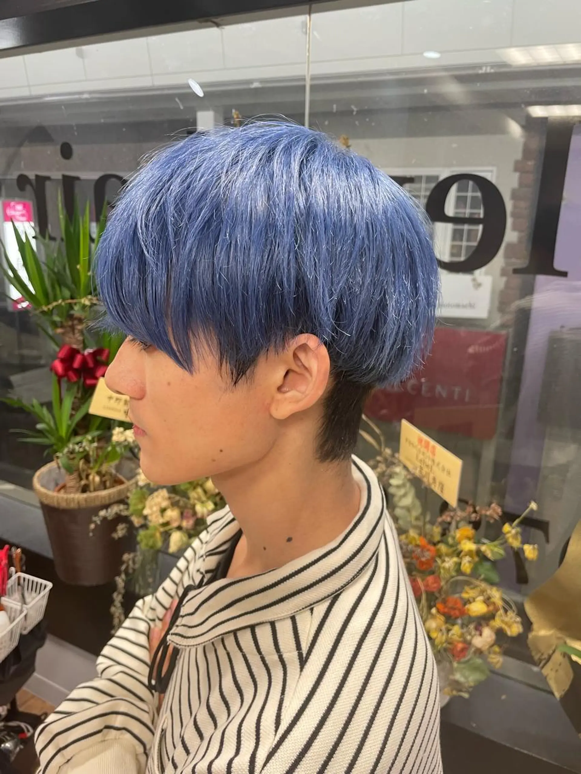 ショート ヘアカラー KEN TAのヘアスタイル