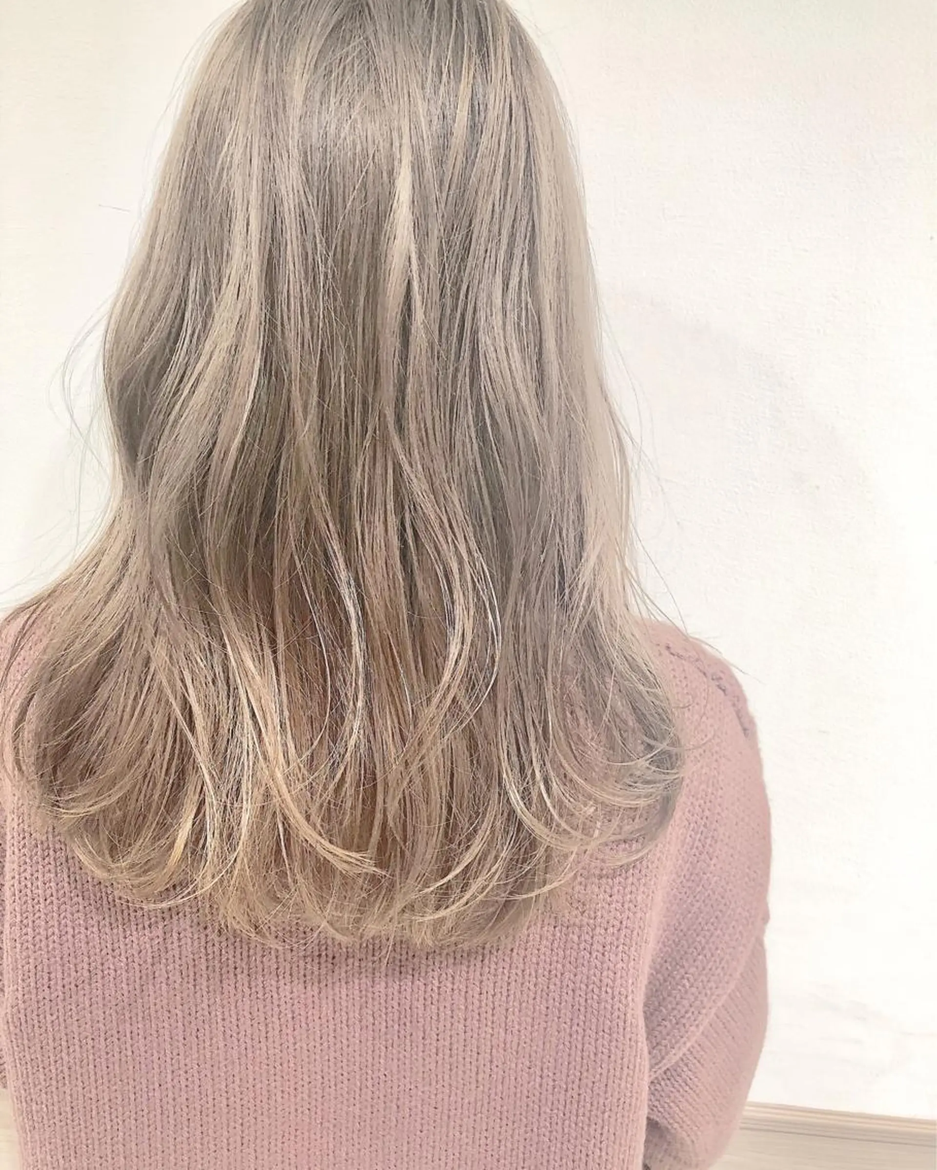 セミロング カット ヘアカラー トリートメント tuki yokohama所属・店長 小池アキトのヘアスタイル