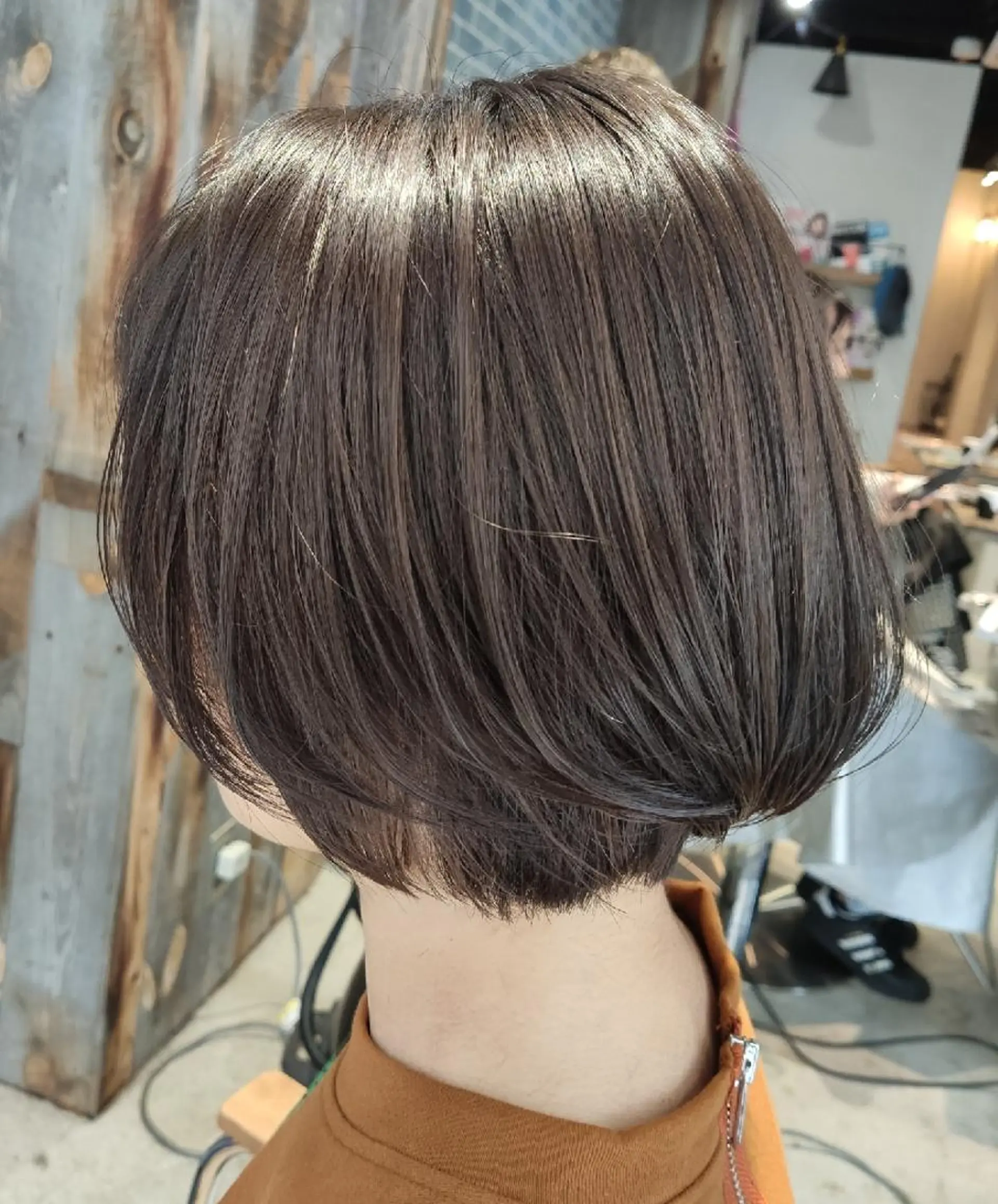 ショート アッシュ ボブ カット ヘアカラー トリートメント 伊藤 瞭のヘアスタイル