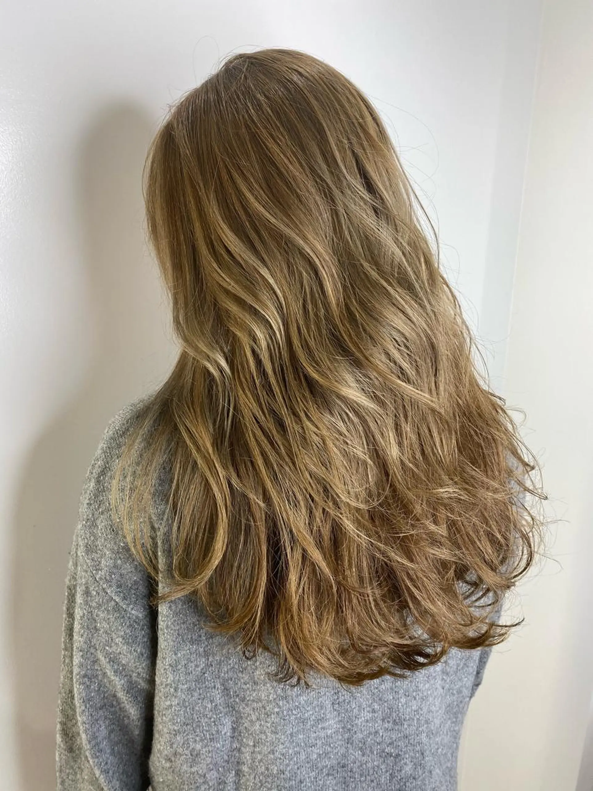 セミロング カット ヘアカラー トリートメント 海外デザイン🇺🇸 石渡諒太のヘアスタイル